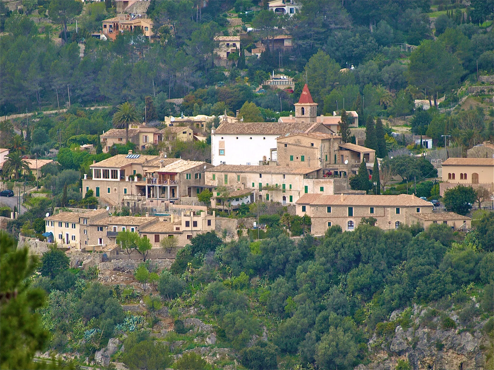 Photo showing: Galilea village seen from Na Bauçana hill