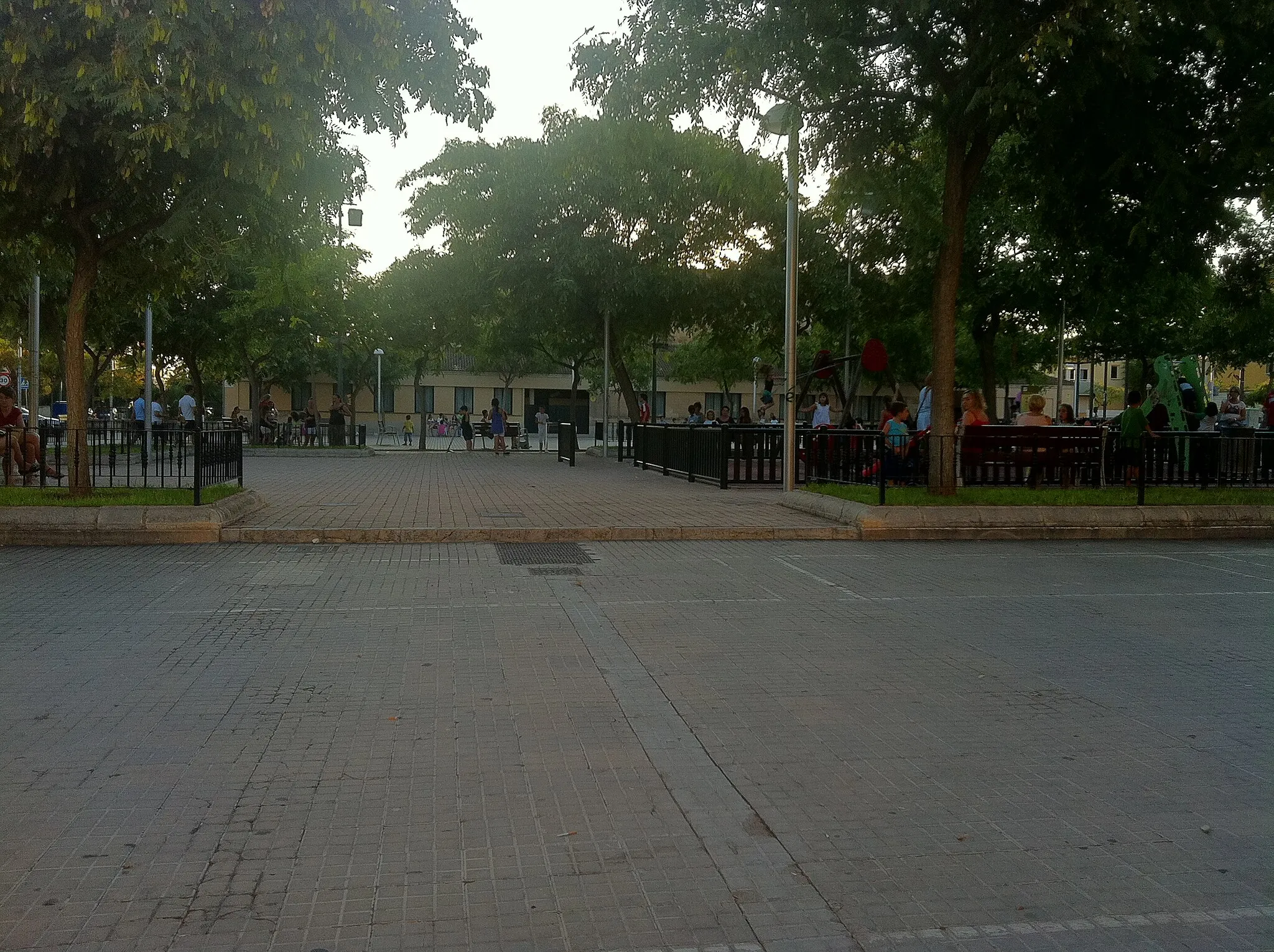 Photo showing: Plaza