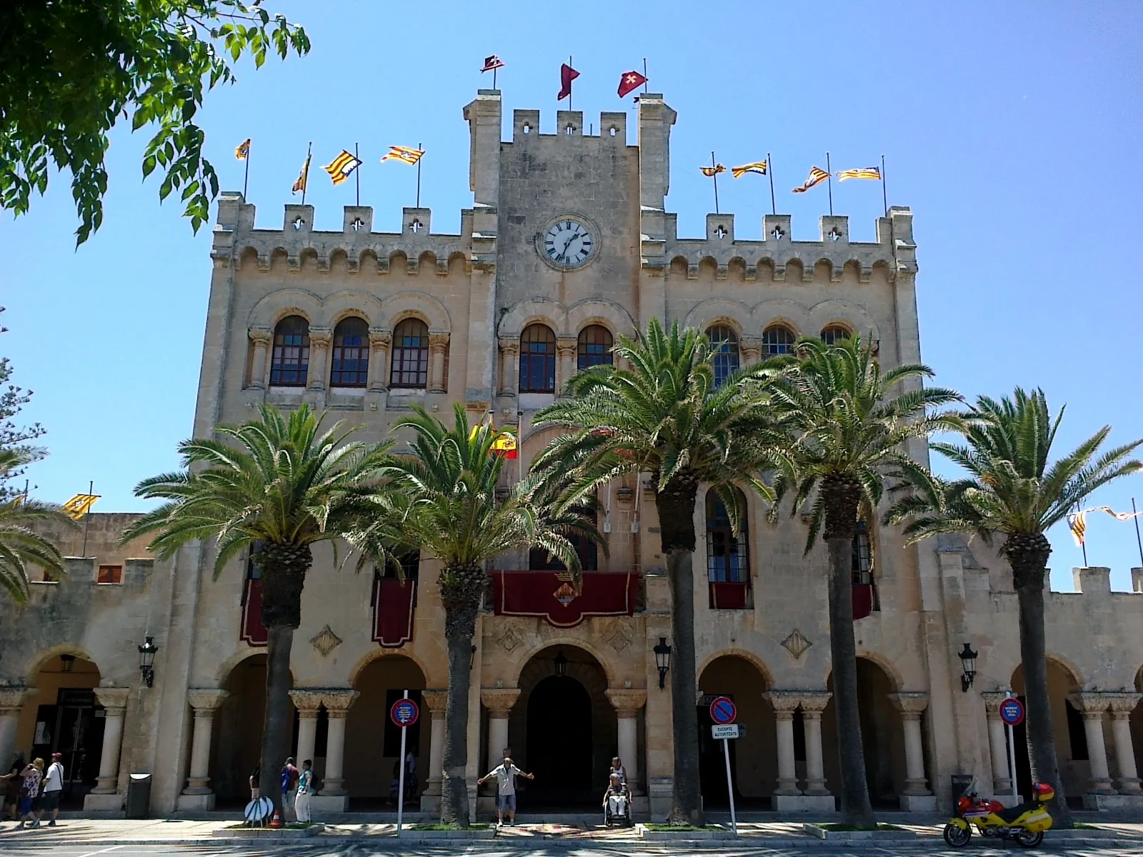 Photo showing: Minorque Ciutadella Place Born Ayuntamiento 21062015
