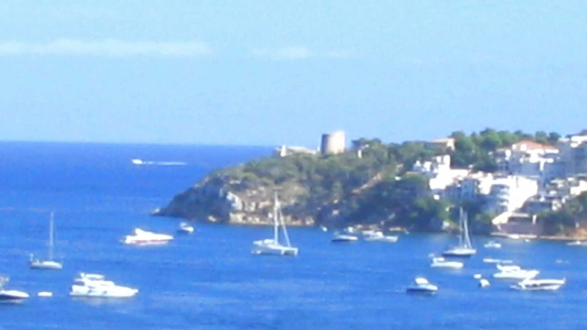 Photo showing: Bay of the holiday resort called Palma Nova in Calvià, Mallorca, Spain.