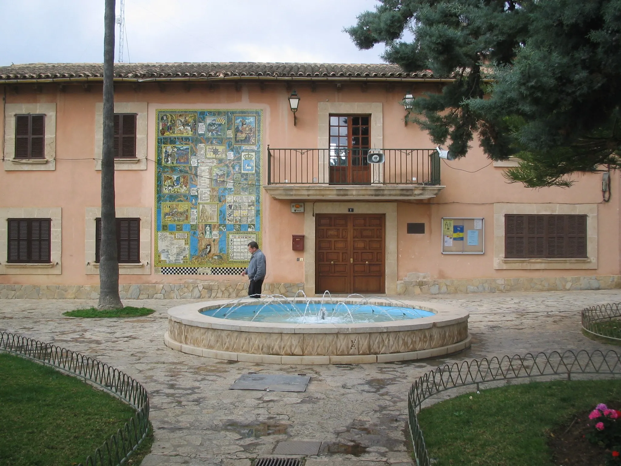 Photo showing: Old townhall of the spanish village Calvià in Mallorca, Spain.
