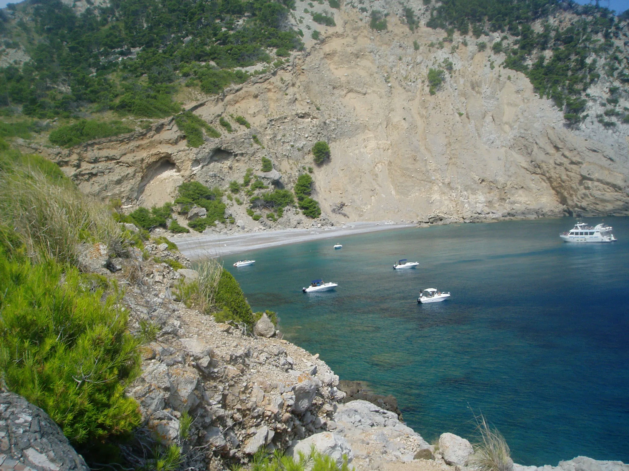 Photo showing: Vista de la la cala del Coll Baix, situada al municipi d'Alcúdia (Mallorca)
