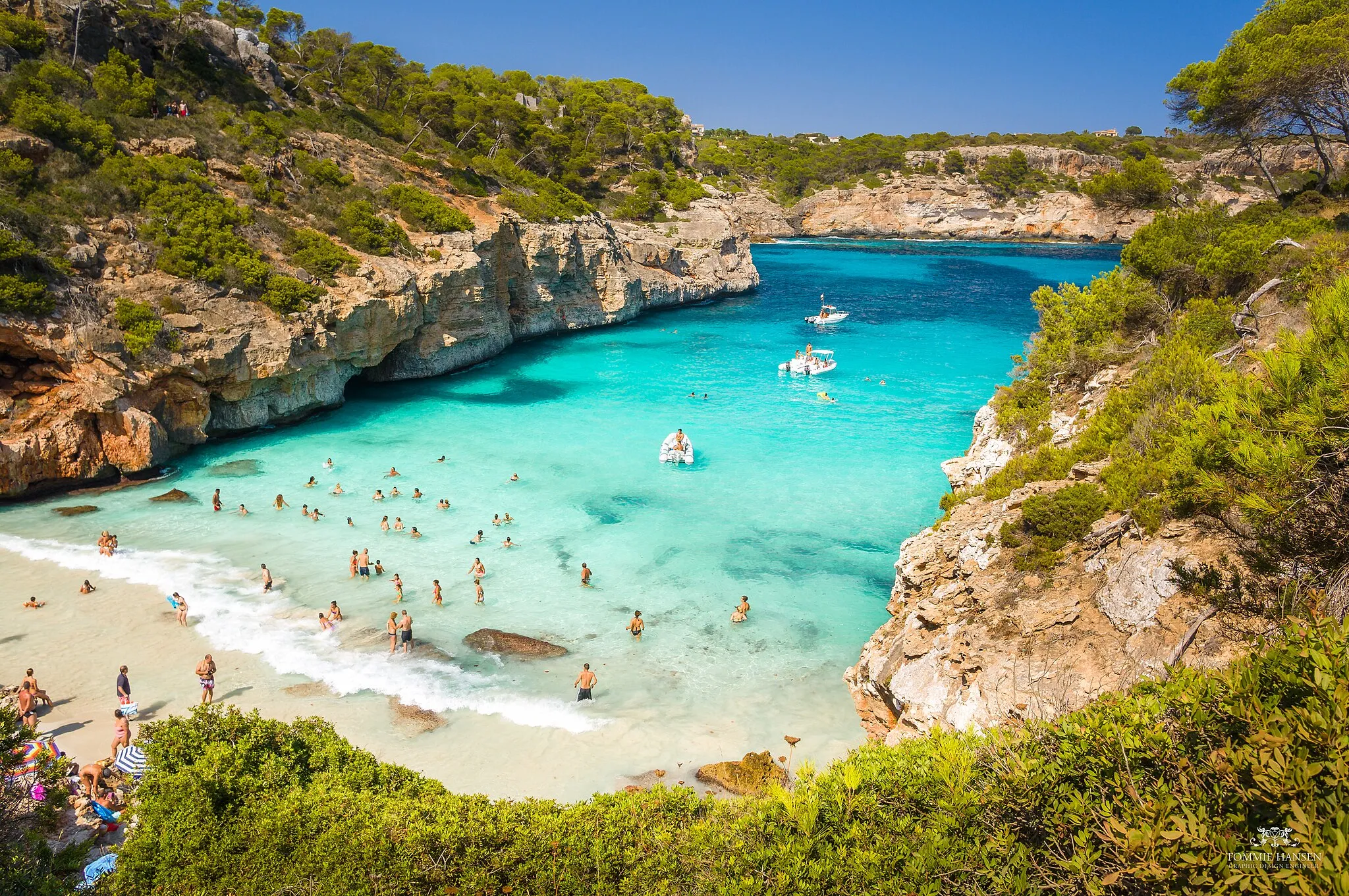 Photo showing: View of the bay at Calo des Moro, Mallorca (Spain)