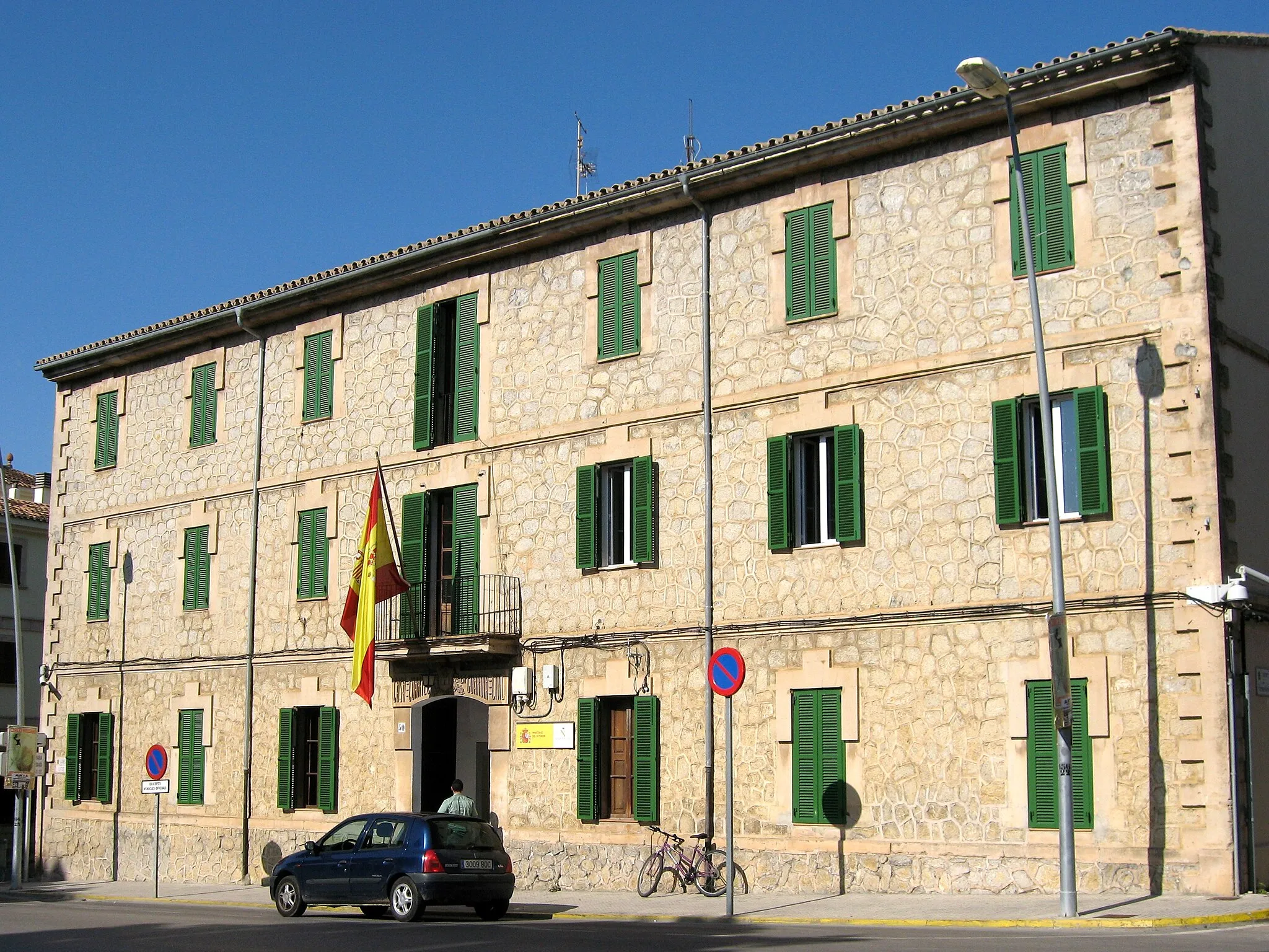 Photo showing: Gebäude der Guàrdia Civil in Artà, Mallorca, Spanien