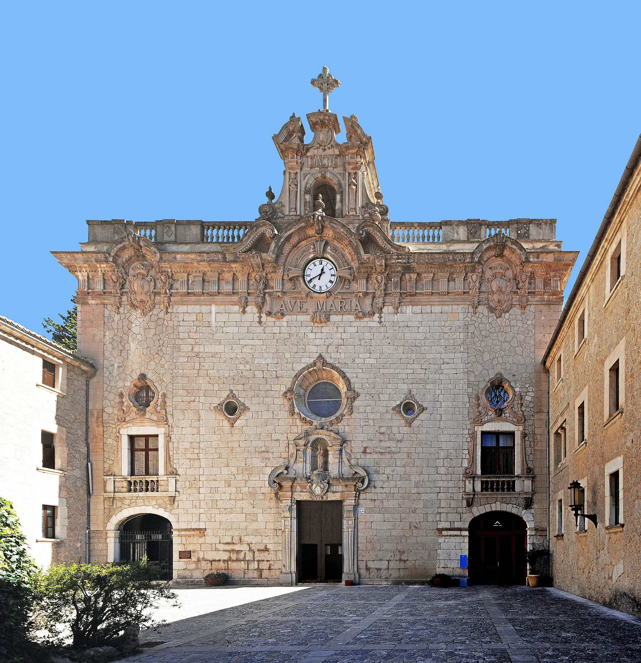 Photo showing: Facade of the Basilica of Santuari de Lluc, Escorca, Majorca.