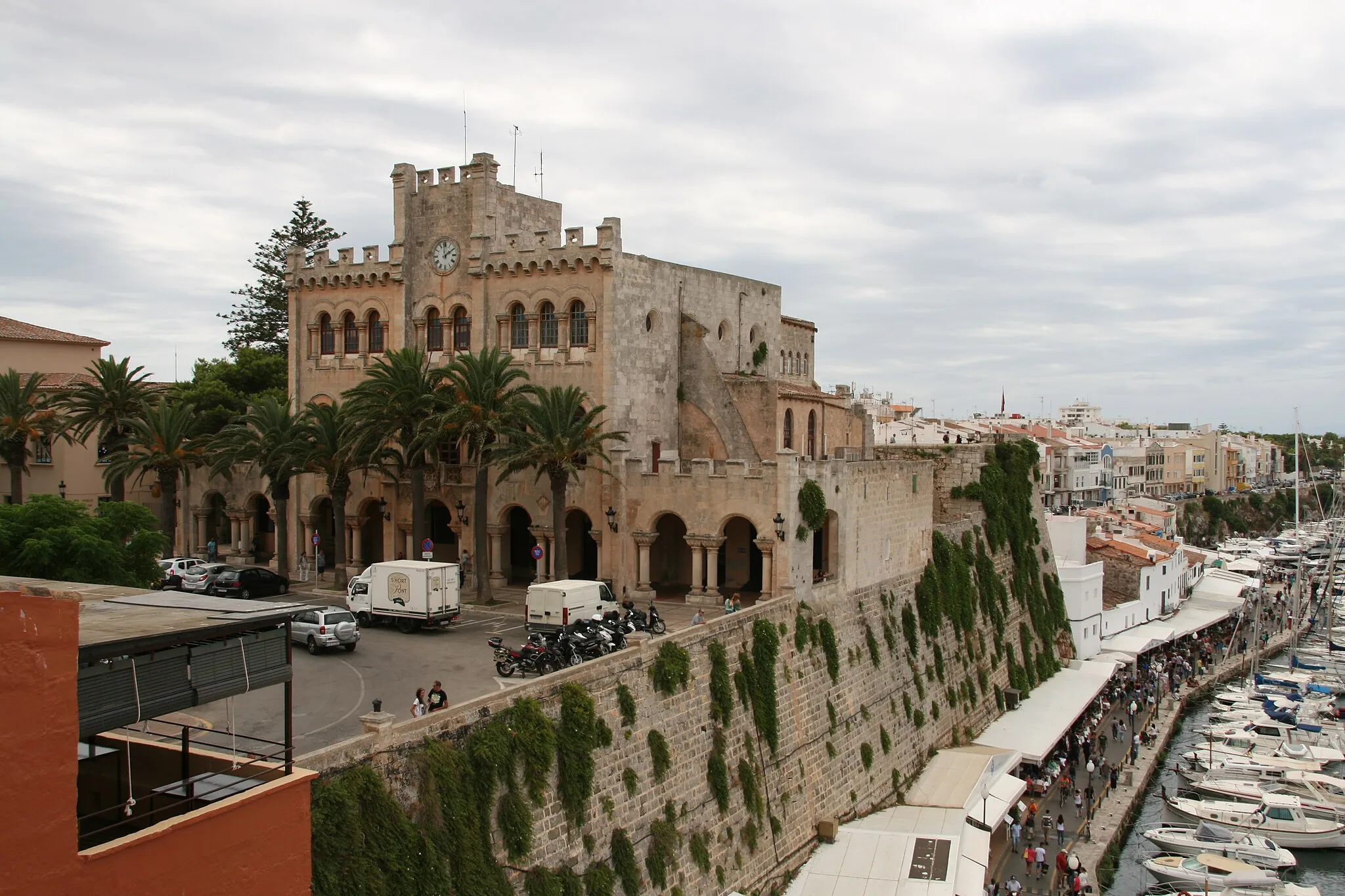 Photo showing: Ayuntamiento de Ciutadella de Menorca