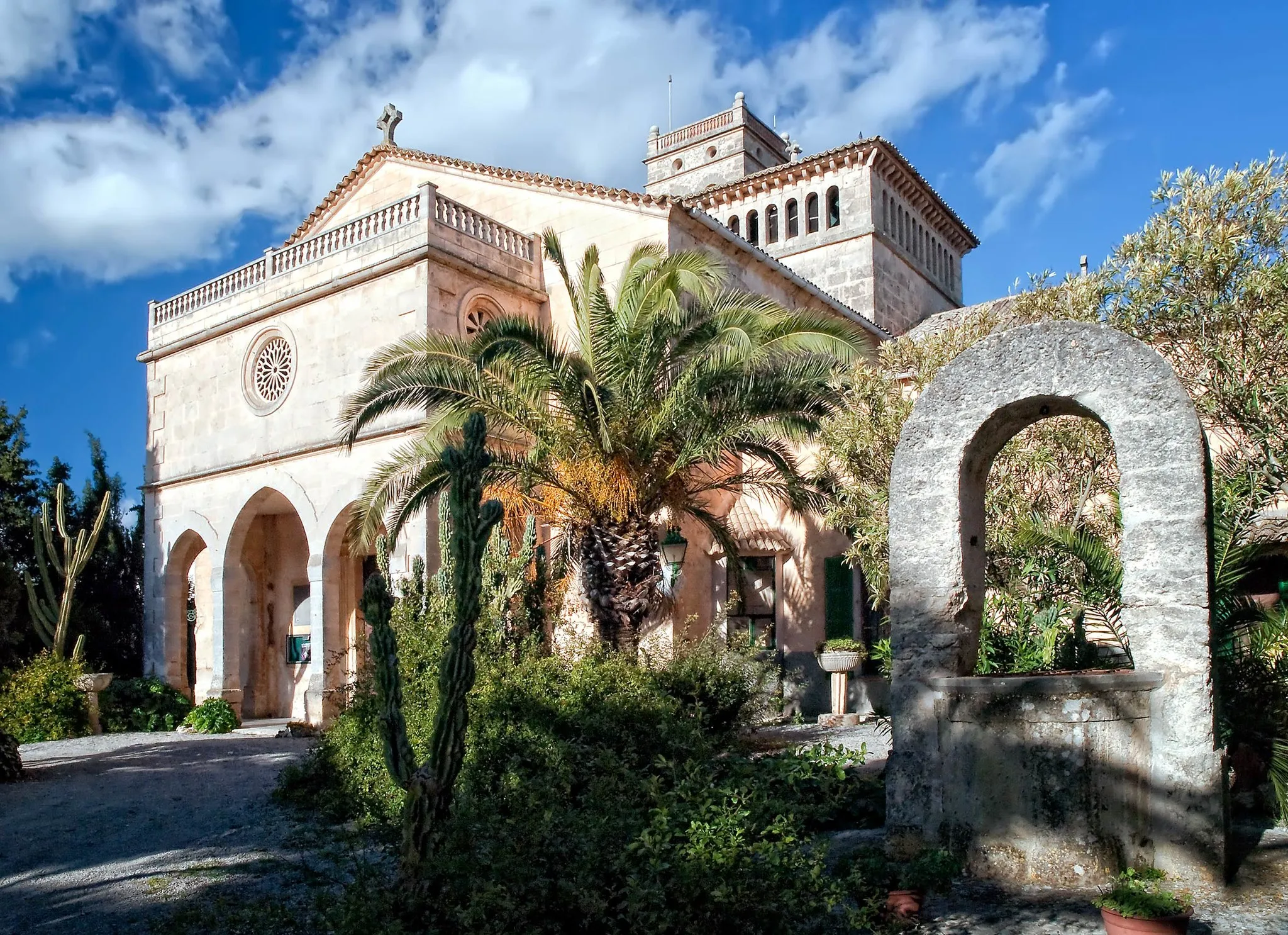 Photo showing: Ariany church (MAllorca, Spain)