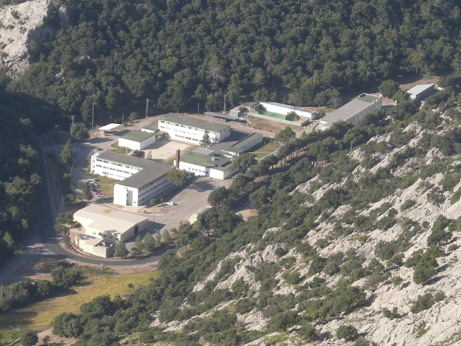 Photo showing: Base militar de Son Torrella, al peu del Puig Major