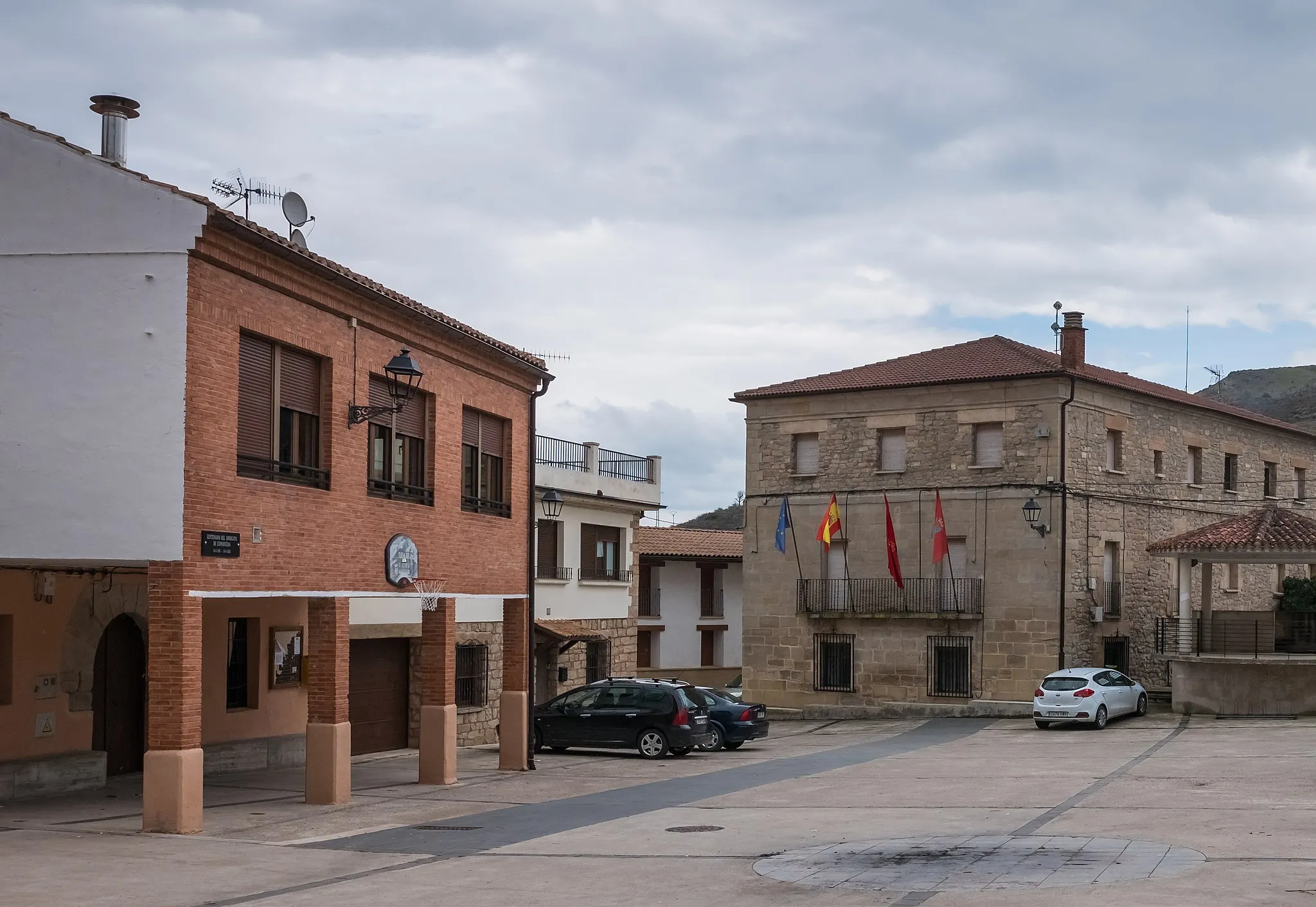 Photo showing: Los Fueros Square in Espronceda, Town Hall. Navarre, Spain