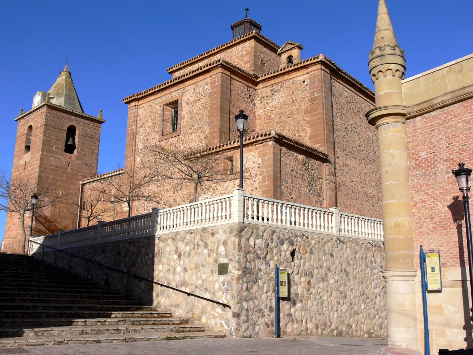 Photo showing: Iglesia de San Martín en Canillas de Río Tuerto (La Rioja - España).