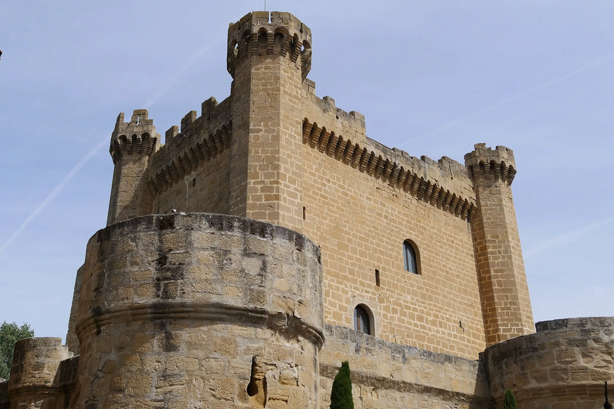 Photo showing: South view of Castle of Sajazarra in La Rioja (Spain).