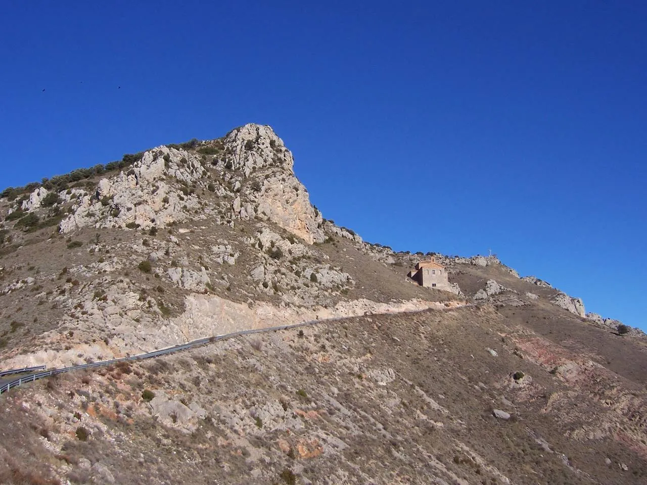 Photo showing: Mount Laturce where a cross and the Royal Basilica of Santiago are located.