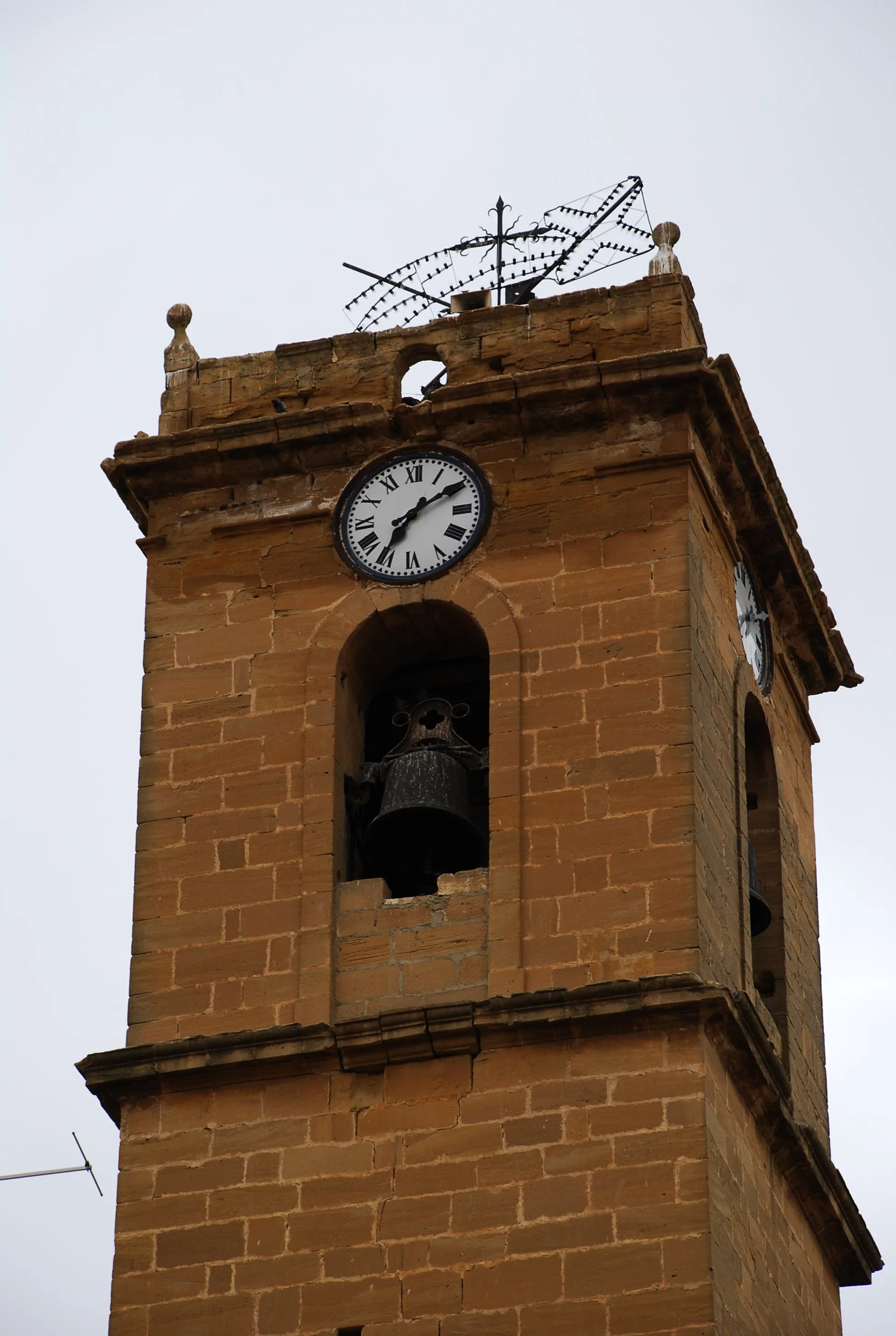 Photo showing: Torre de la iglesia de San Martín en Casalarreina, La Rioja (España).