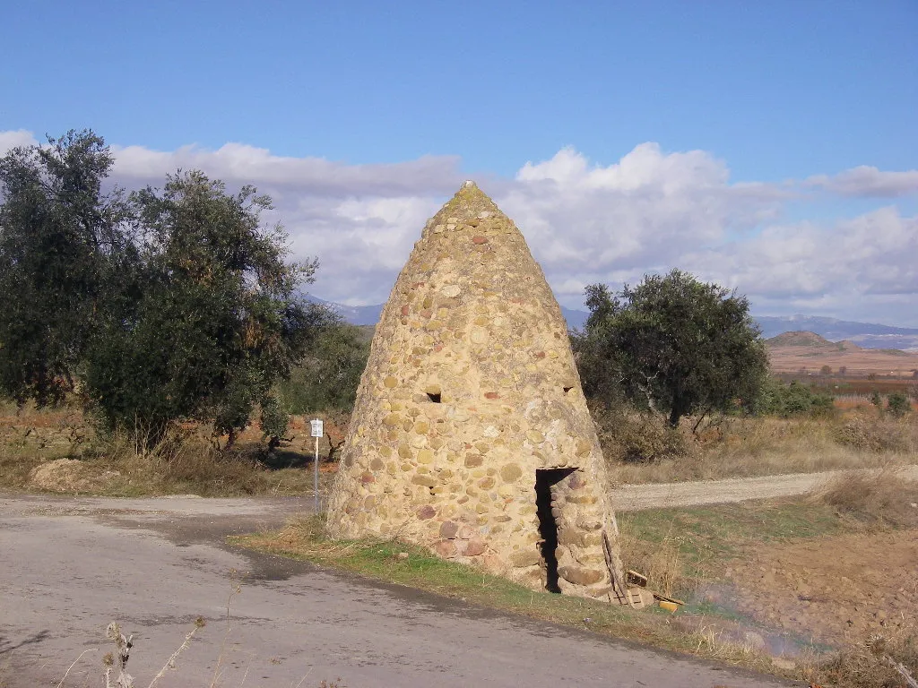 Photo showing: Guardaviñas en el cruce de los caminos de Albelda y Sorzano, Entrena (La Rioja, España)