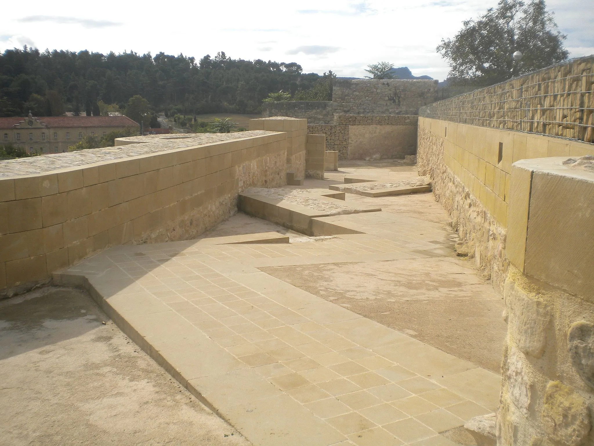 Photo showing: Redientes de la antigua estructura del Castillo de Miranda de Ebro (Castilla y León, España)