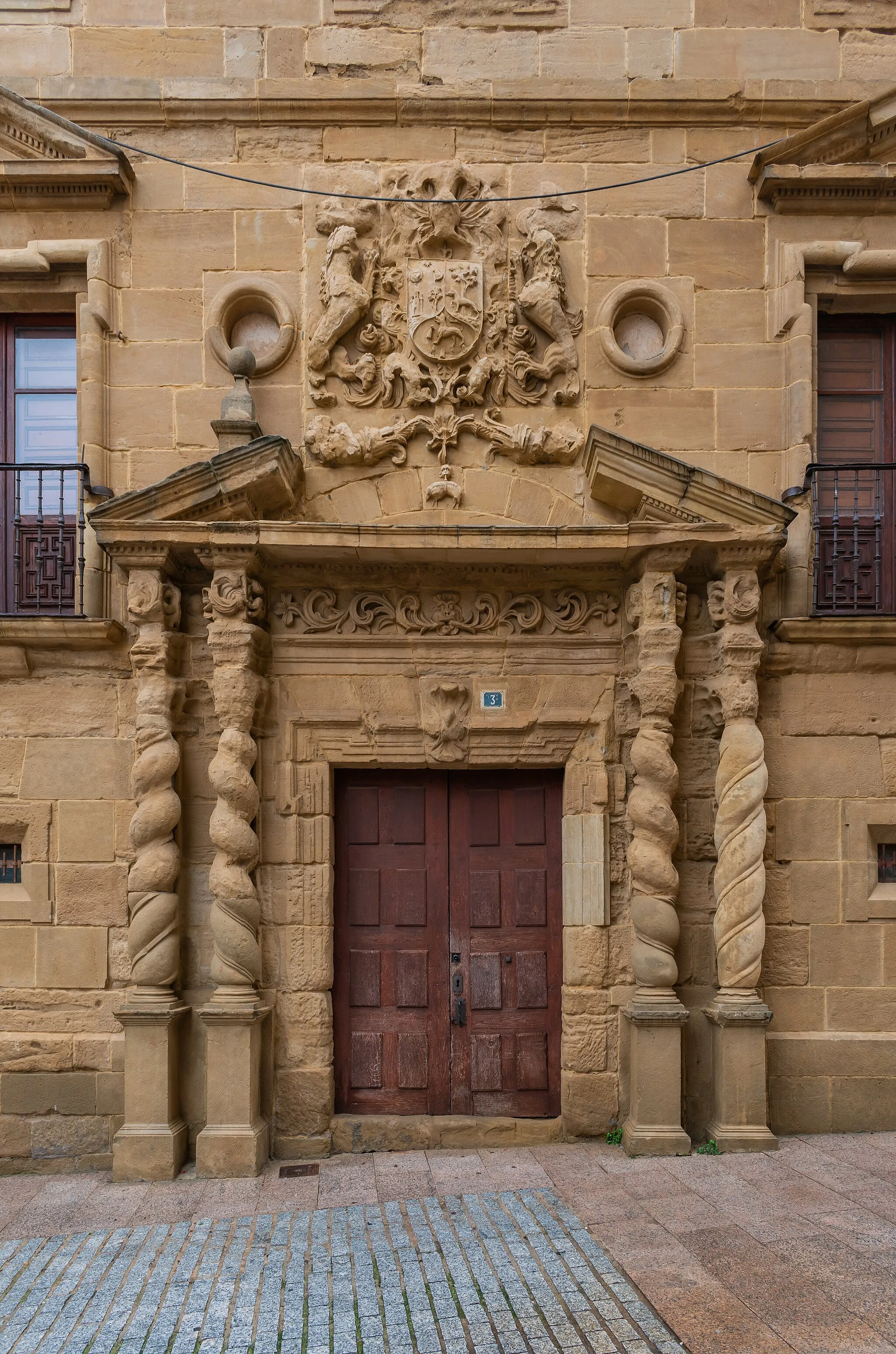 Photo showing: Portal of the Palacio de los Condes – old town of Haro, La Rioja, Spain