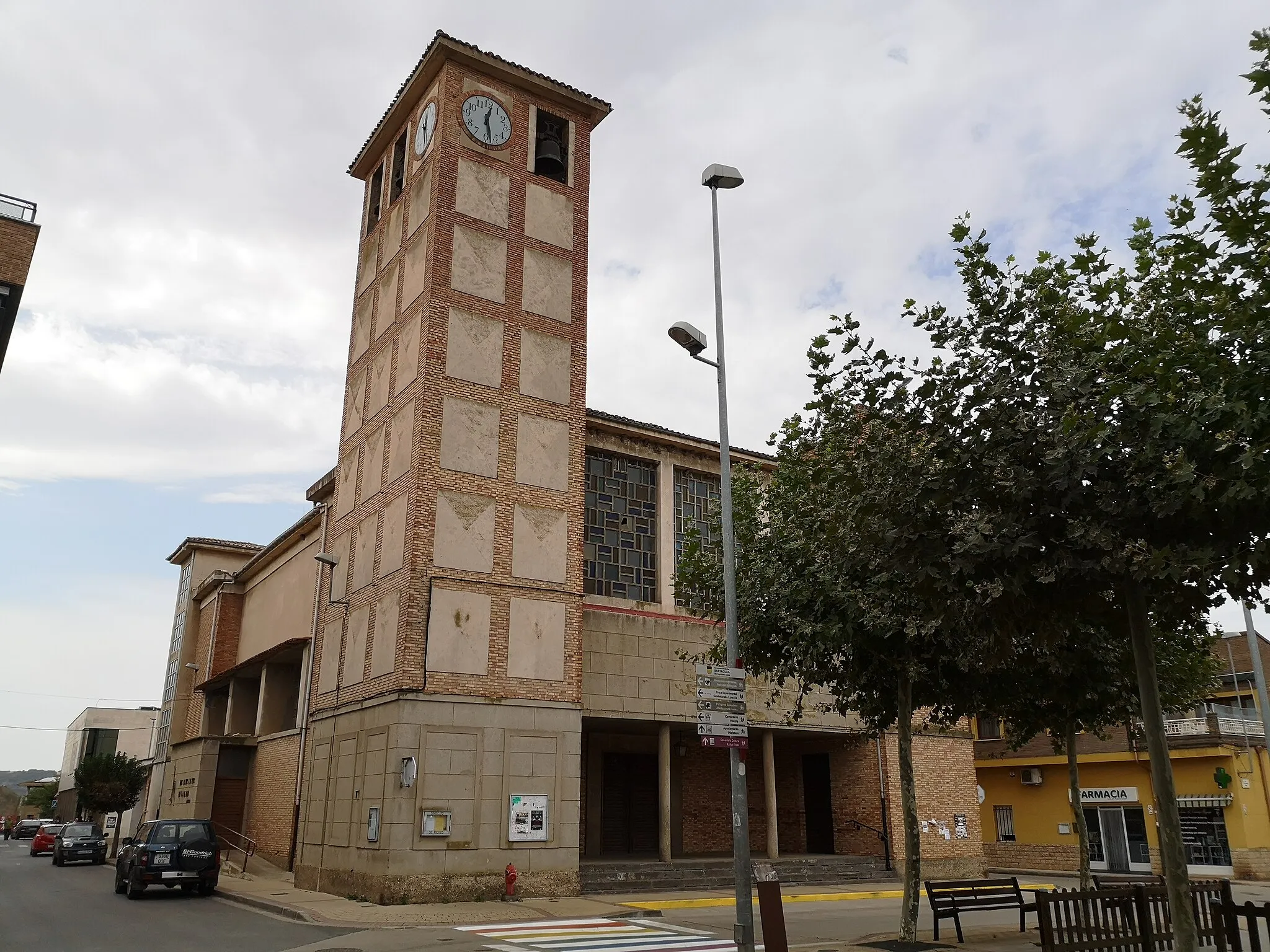 Photo showing: Sartaguda - Parroquia nueva del Rosario (1969)