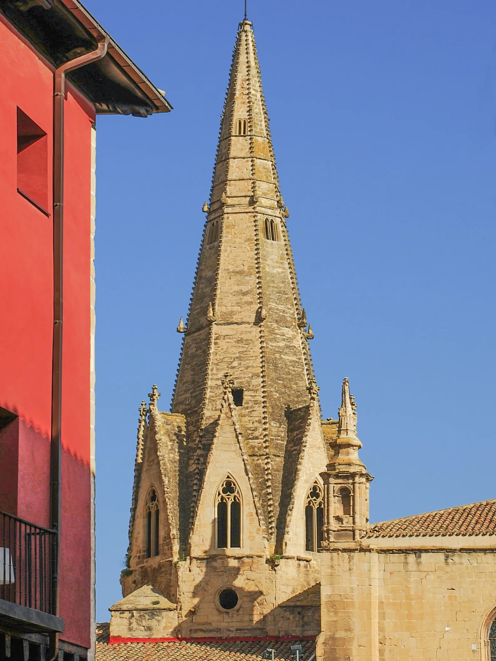 Photo showing: Aguja de la iglesia de Santa María de Palacio en Logroño, La Rioja (España).