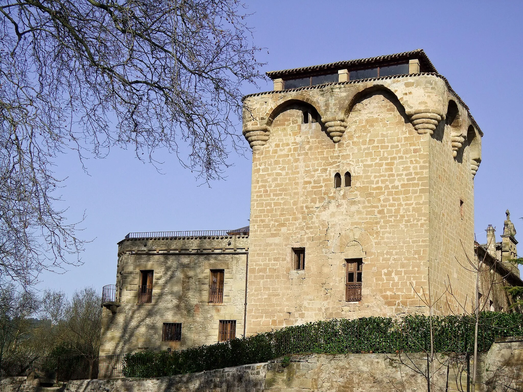 Photo showing: Residencia de los condes de Hervías