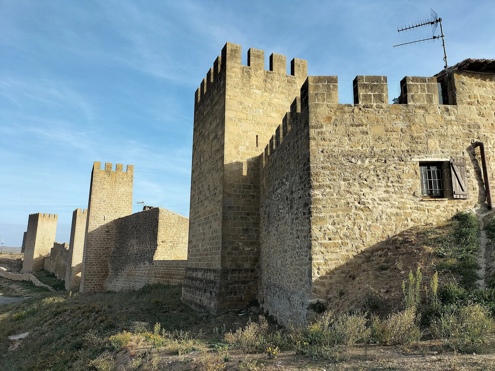 Photo showing: Artajona