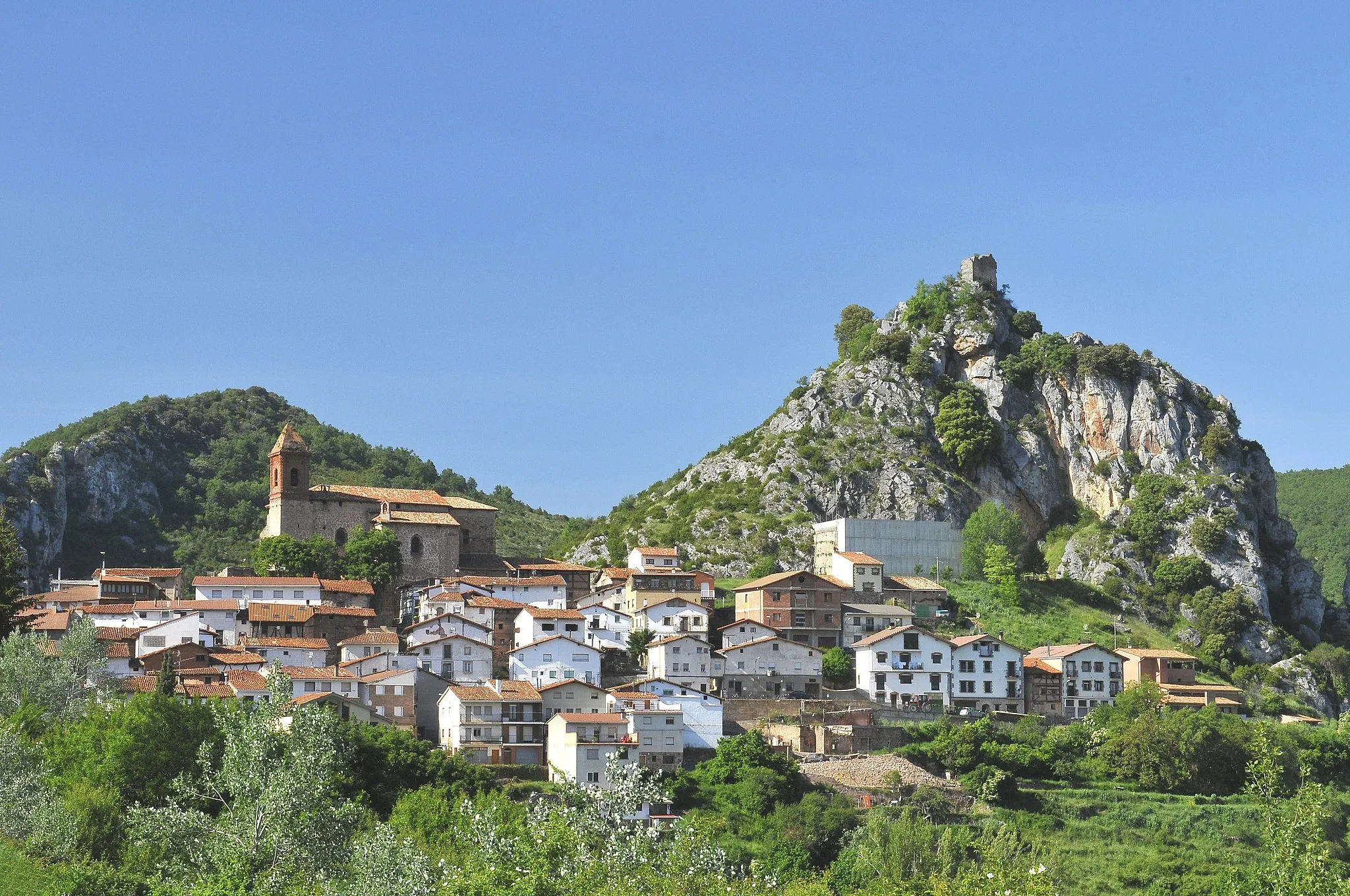 Photo showing: The village and its surroundings. Nieva de Cameros, La Rioja, Spain