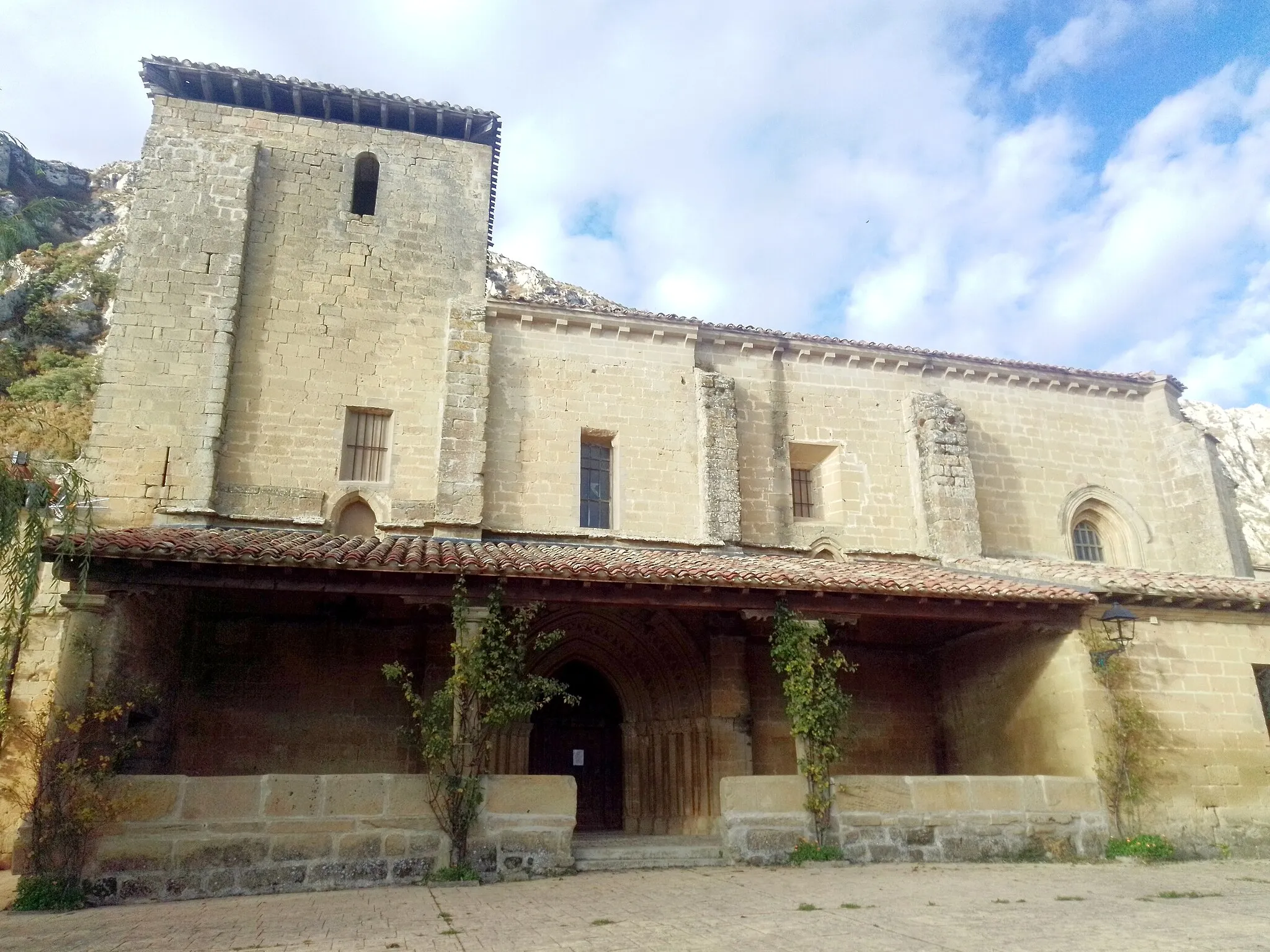 Photo showing: Iglesia de Nuestra Señora de la Asunción en Lapoblación (Navarra) Vista frontal