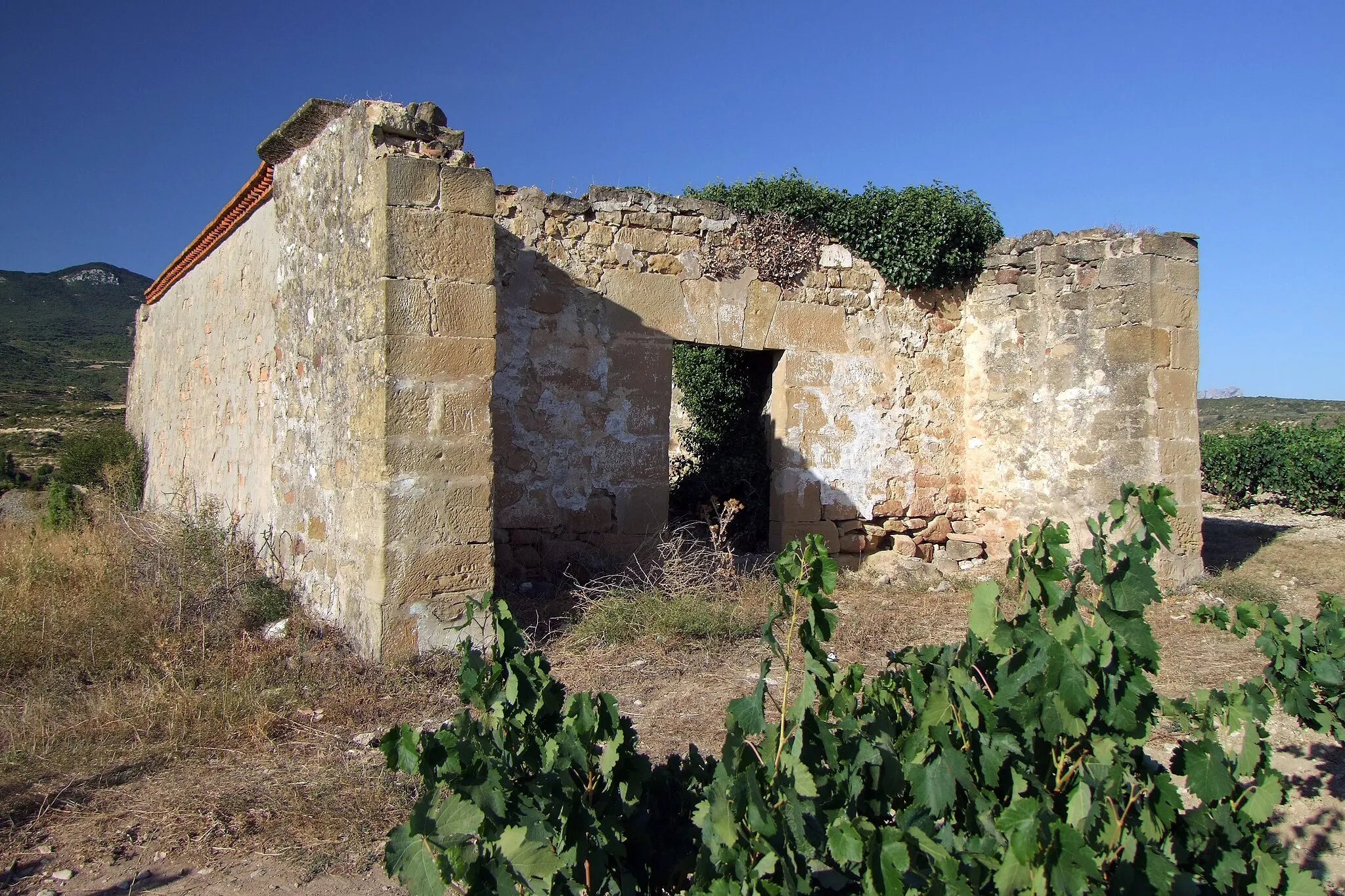Photo showing: Ermita de San Bartolomé en la localidad de Ábalos, La Rioja - España