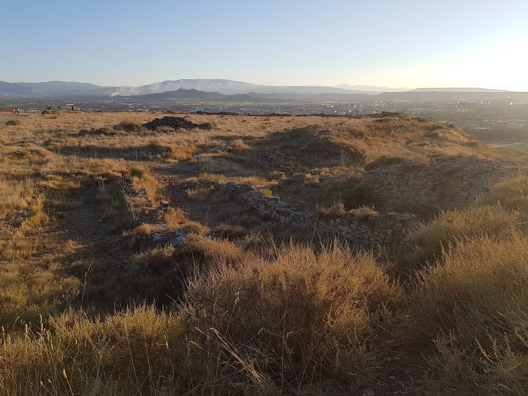 Photo showing: Ruins found on top of Monte Cantabria in Logroño, La Rioja, Spain.