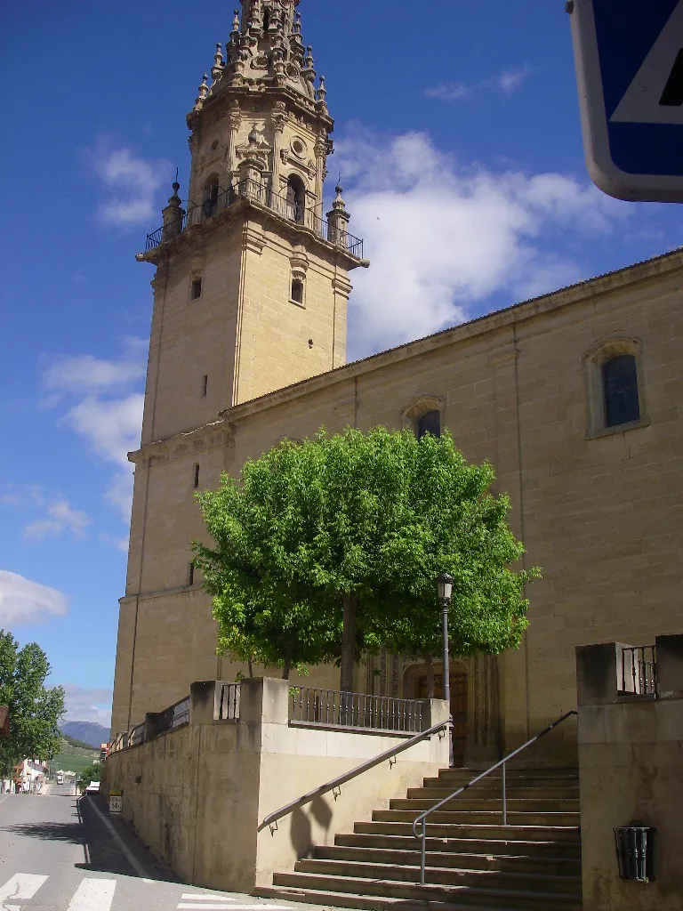 Photo showing: Vista de la Iglesia de Santa María de la Asunción de Oyón (Álava, España)