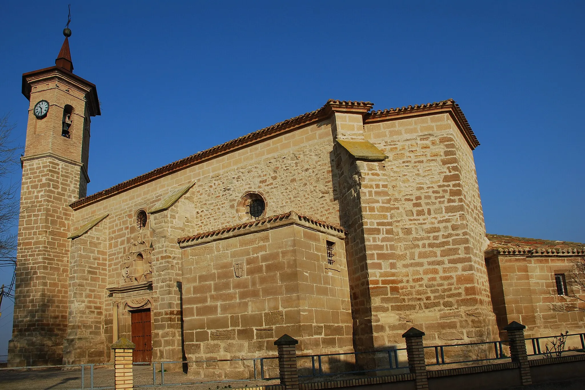 Photo showing: Iglesia de San Salvador (S. XVI) en Arrúbal, La Rioja (España)