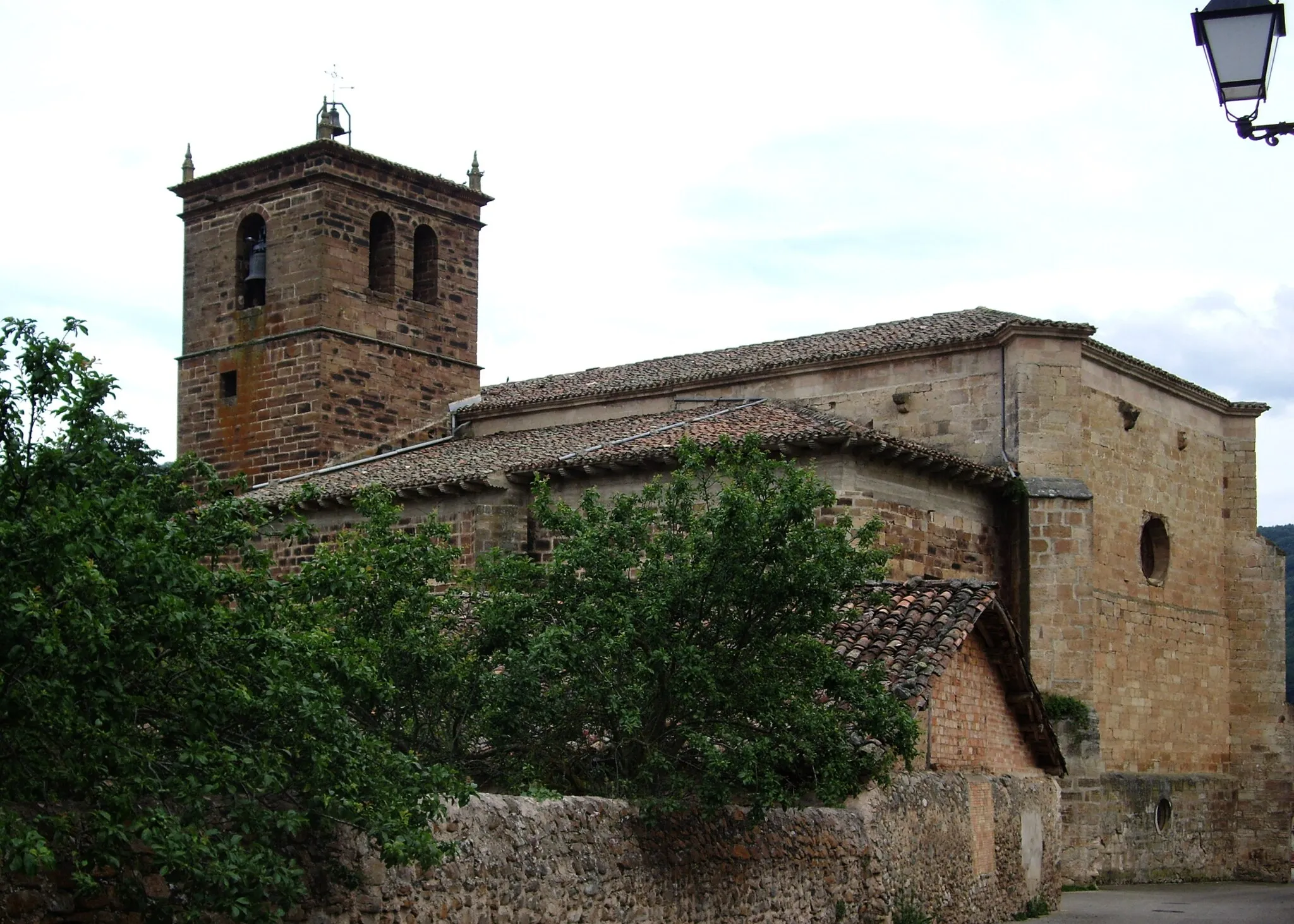 Photo showing: Iglesia de San Julián y Santa Basilisa en Ojacastro, La Rioja (España).
