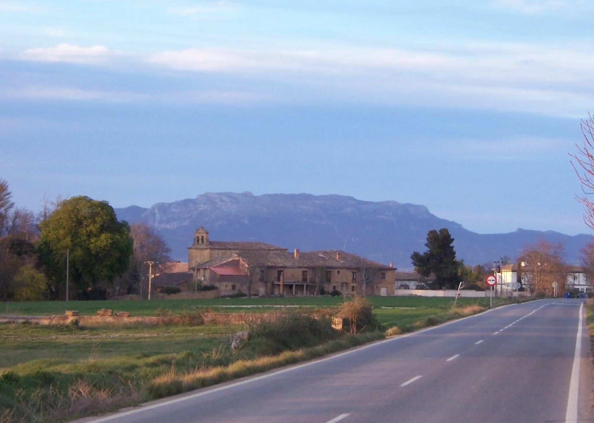 Photo showing: Panorámica de Cidamón, municipio de La Rioja - España