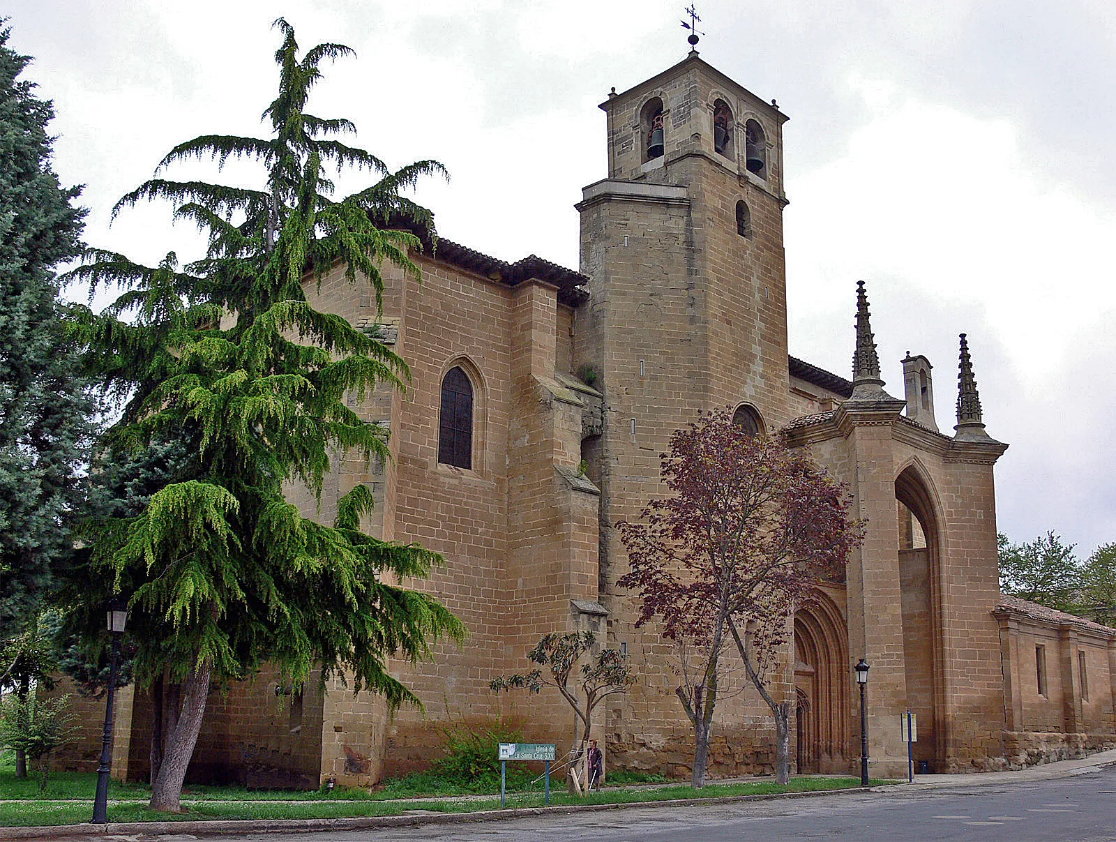 Photo showing: Iglesia de la Santa Cruz, Bañares - La Rioja - España.