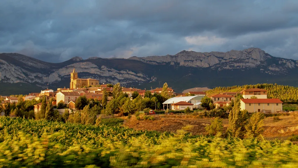 Photo showing: Navaridas, Rioja Region, Spain (by @taniazapata)