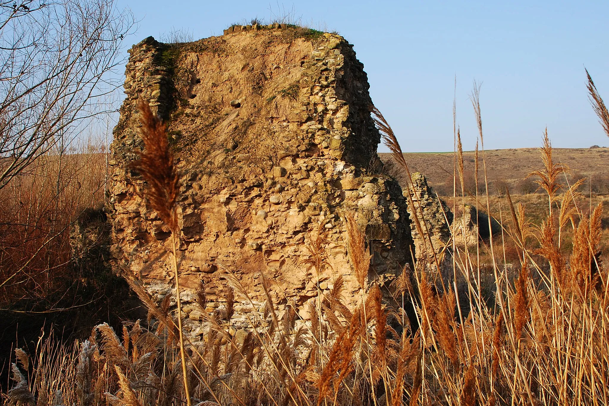 Photo showing: Restos del puente romano en Agoncillo, La Rioja (España).