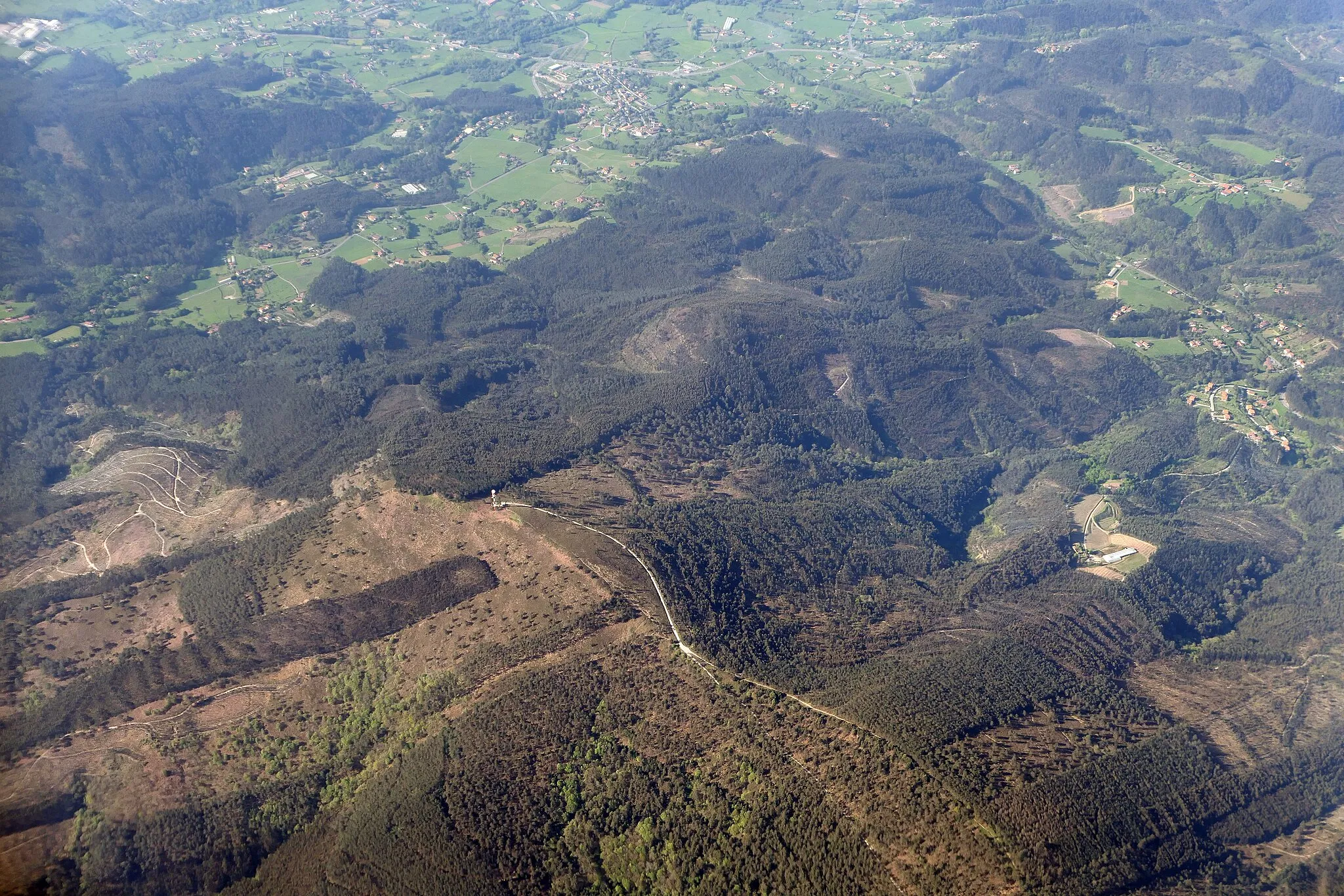 Photo showing: An aerial photo of Jata, a mountain in the Basque Country.