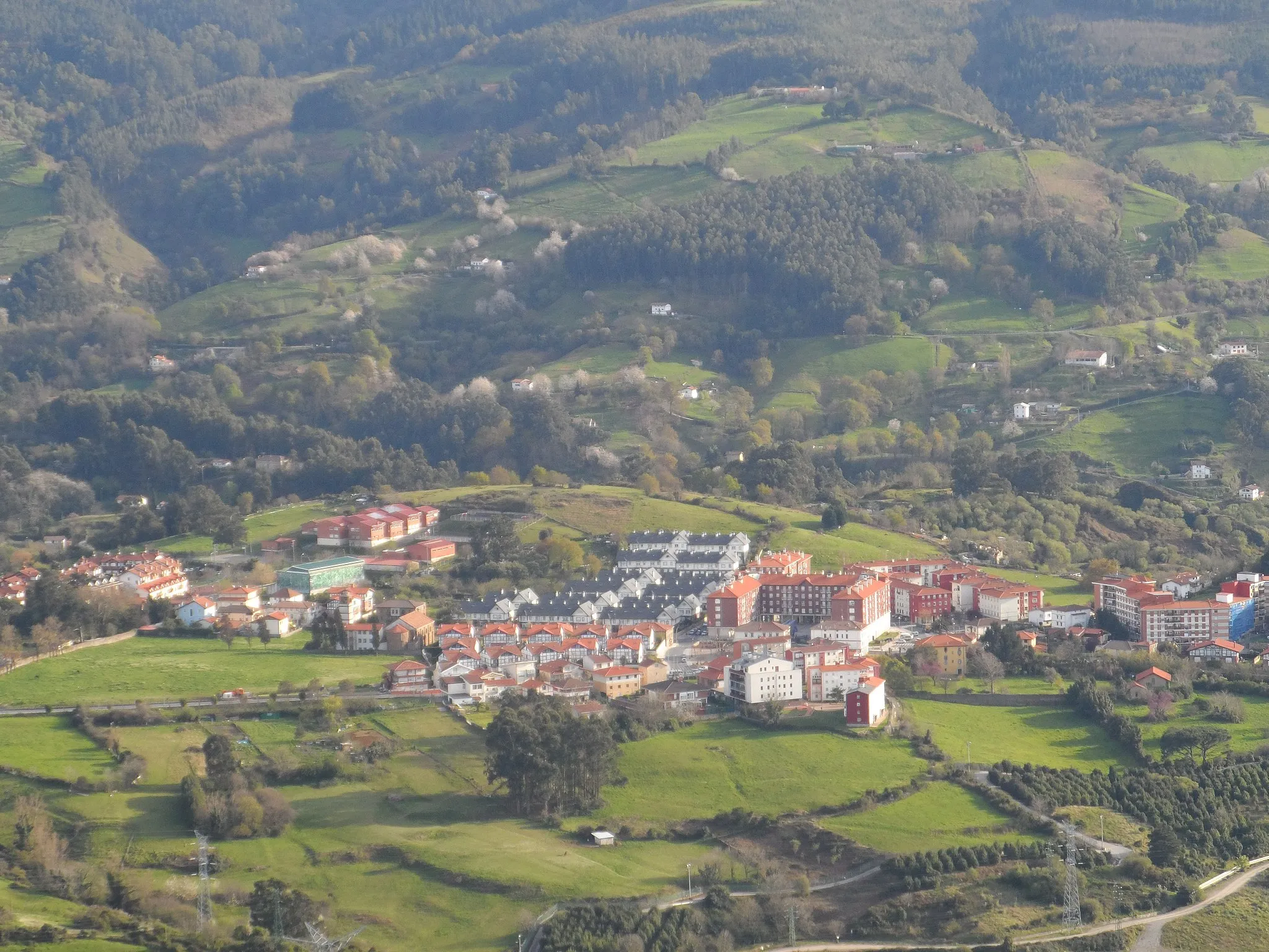 Photo showing: Las Carreraseko ikuspegi orokorra, Montañotik.