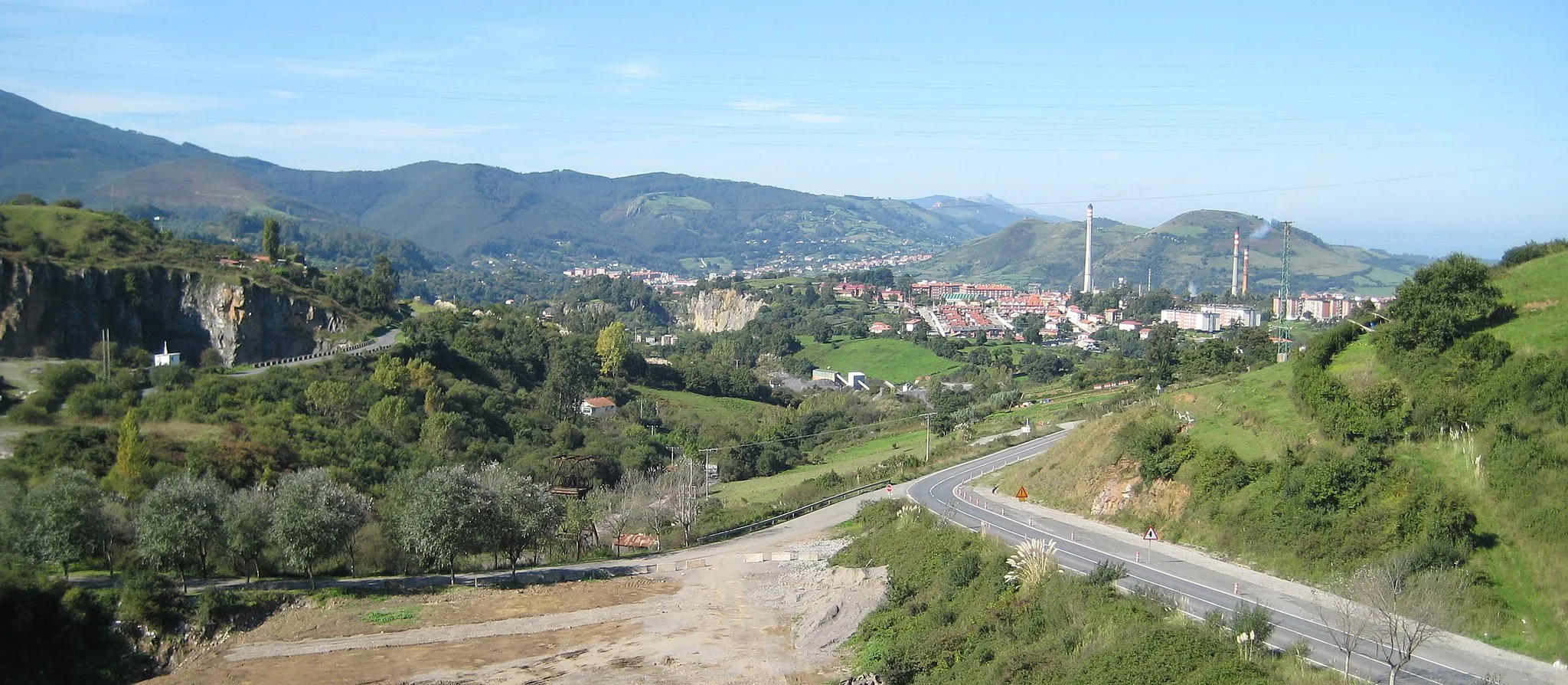 Photo showing: View of part of Abanto and Muskiz (Valley of Somorrostro) fromo El Campillo, Gallarta, Abanto