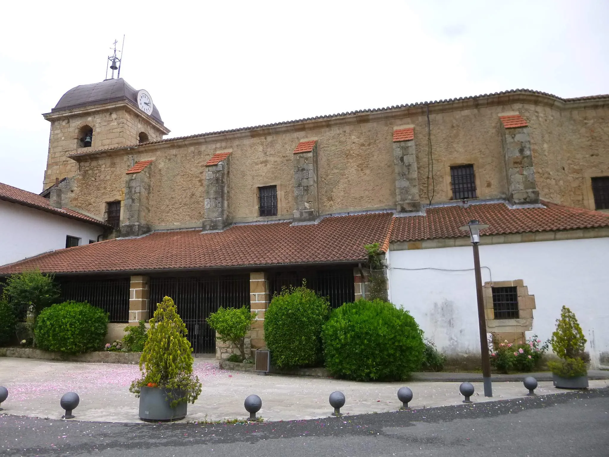 Photo showing: Urduliz (Bizkaia) - Iglesia de Santa María