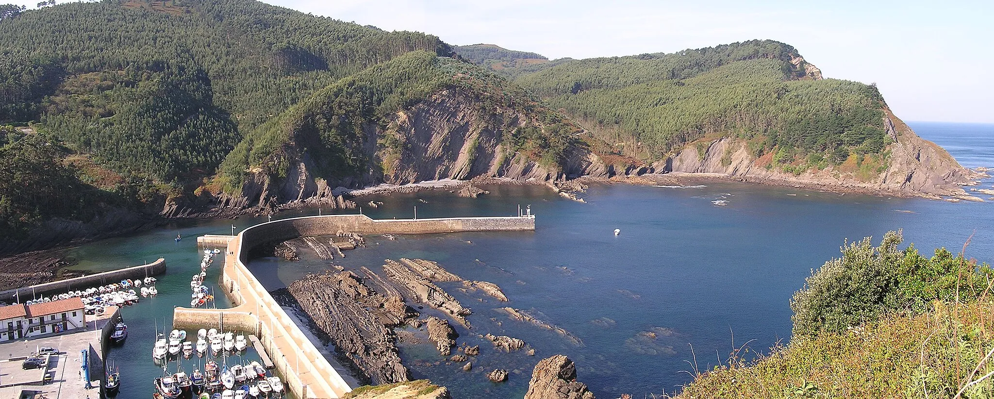 Photo showing: Vista de la ensenada de Armintza (Bizkaia)

Autor: Juan Unda Gaubeka