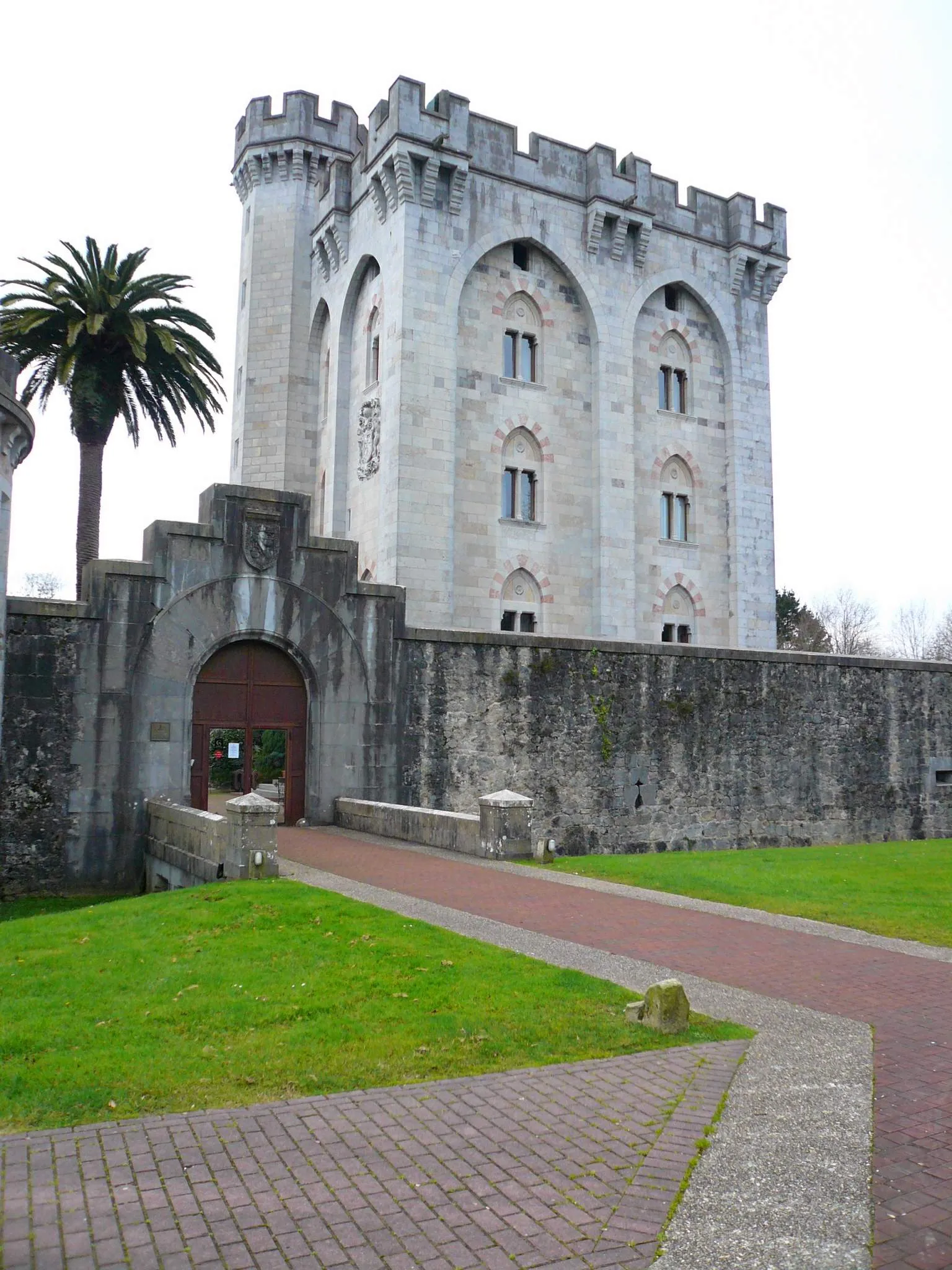 Photo showing: Gautegiz Arteaga (Vizcaya): Castillo de Arteaga y entorno