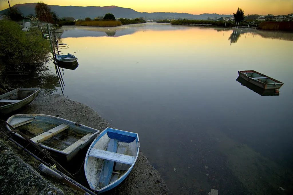 Photo showing: Rio Bidasoa a su paso por Irun (Gipuzkoa)