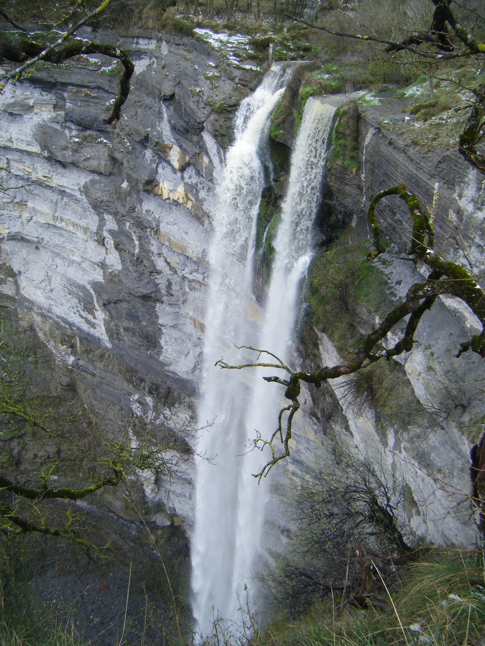 Photo showing: Salto de agua de Gujuli(Álava)