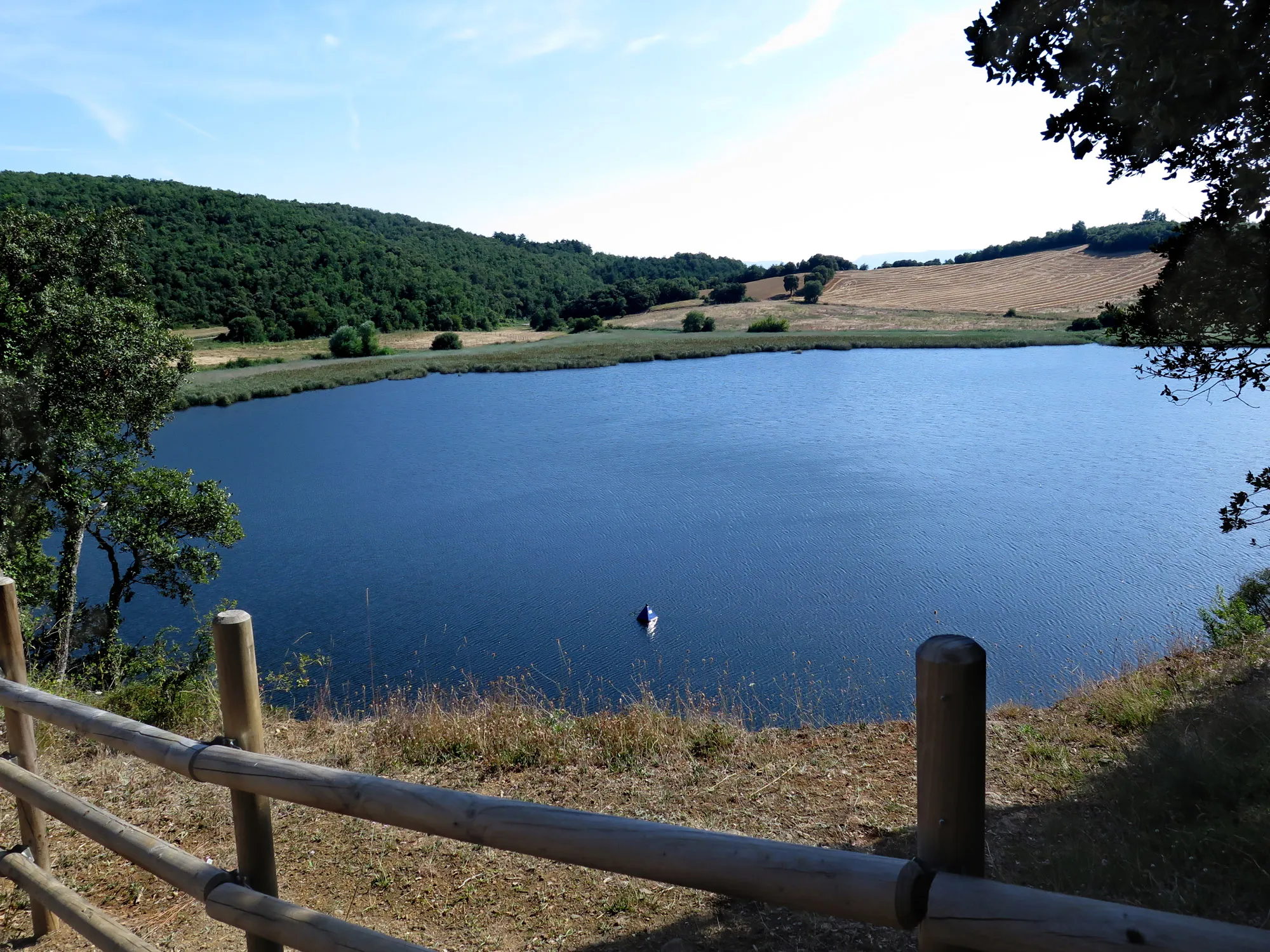 Photo showing: Lago de Arreo en Álava (País Vasco, España)