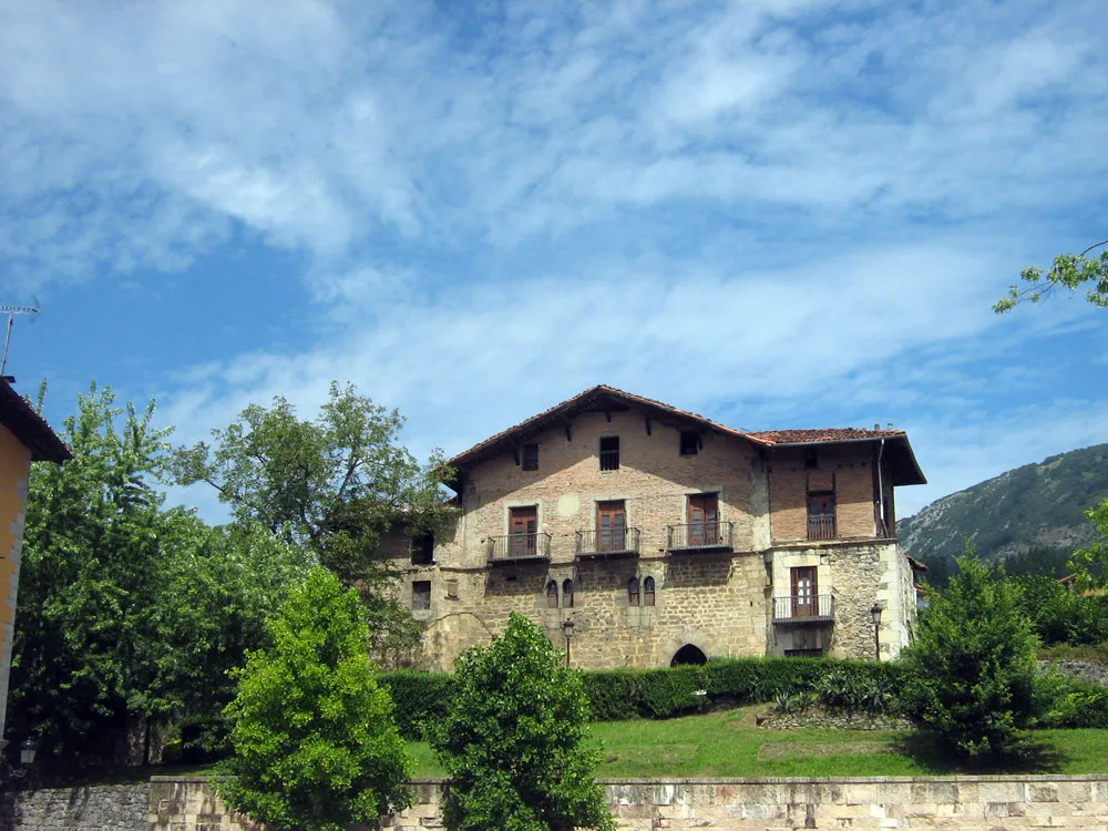 Photo showing: Casa-Torre de Balda, en el municipio guipuzcoano de Akzoitia. En ella residió Marina de Licona, madre de Ignacio de Loyola.