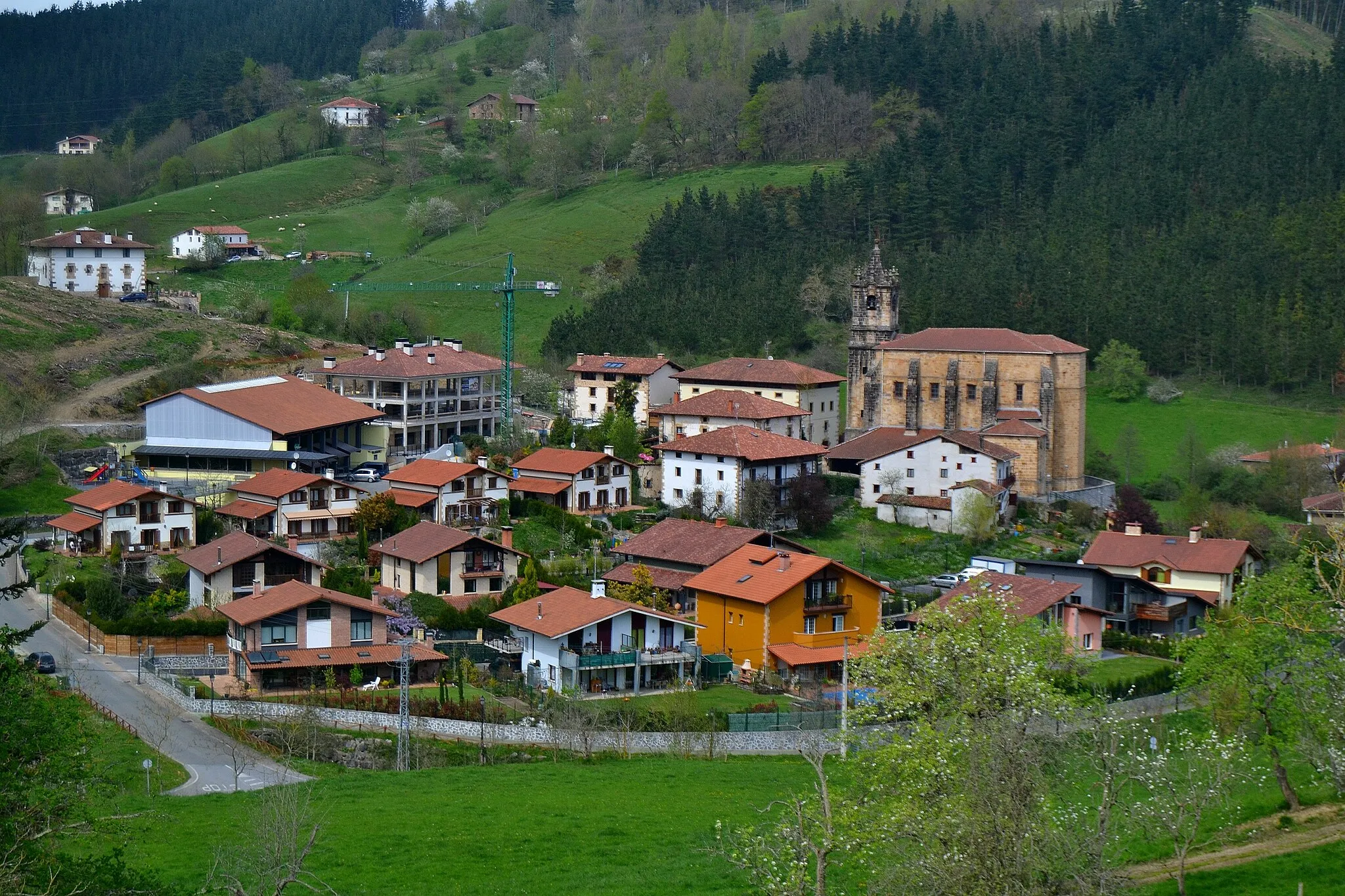 Photo showing: Mutiloako herrigunea. Goierri, Gipuzkoa. Euskal Herria.
The bourg of Mutiloa. Goierri, Gipuzkoa. Basque Country.