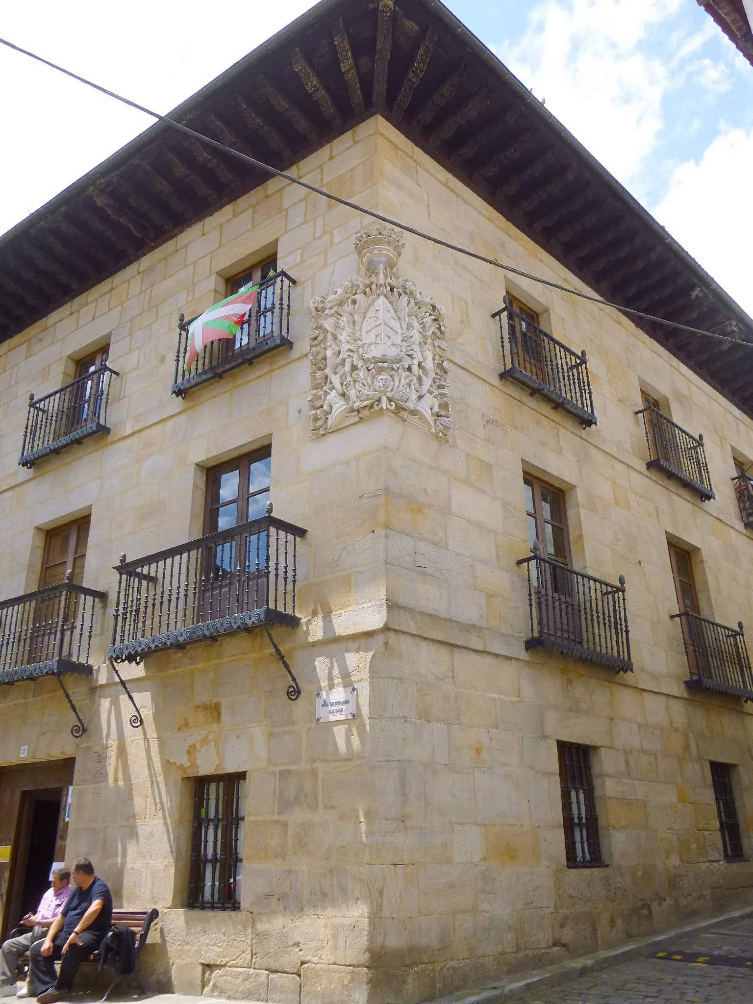 Photo showing: Palacio Garro, habilitado como Casa de la Cultura, en Salinas de Léniz (Gipuzkoa))