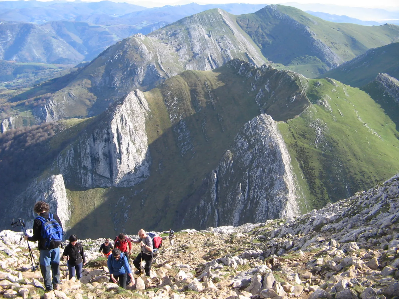 Photo showing: Climb to Mt. Txindoki in Aralar, view to the east