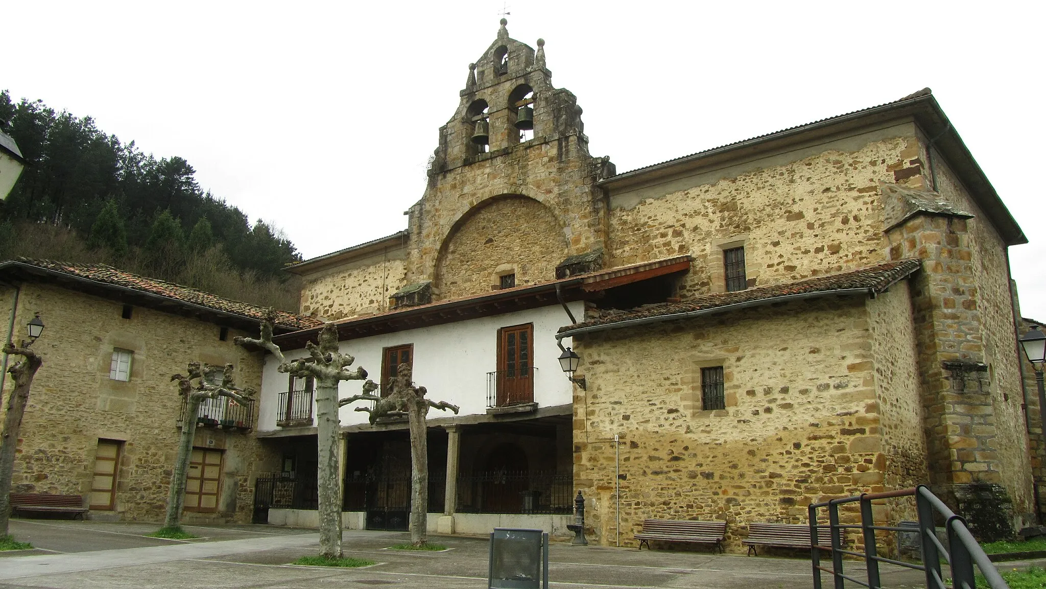 Photo showing: Luiaondo-Iglesia parroquial
