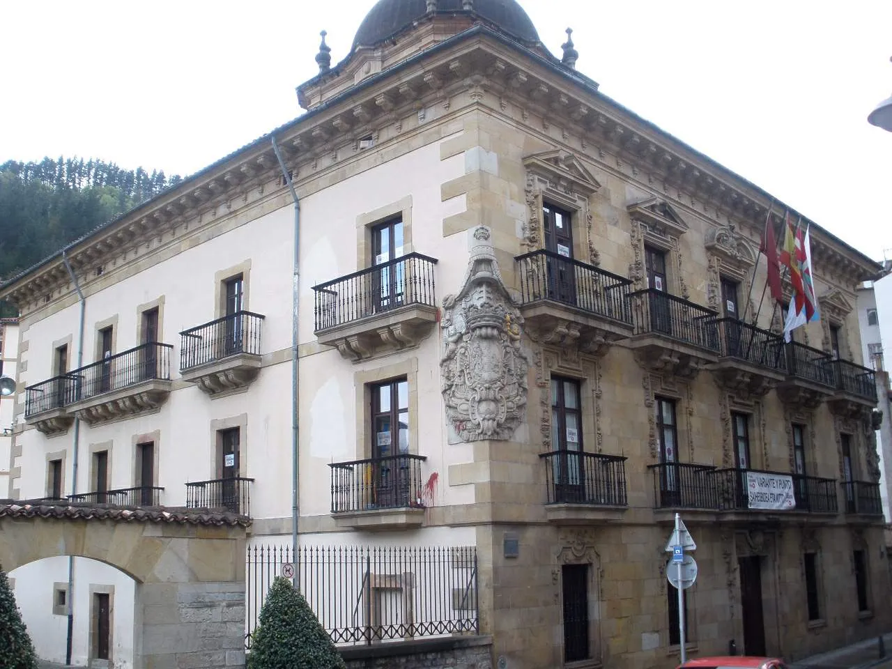 Photo showing: Ermua, Bizkaia - Ayuntamiento (Palacio de Valdespina)